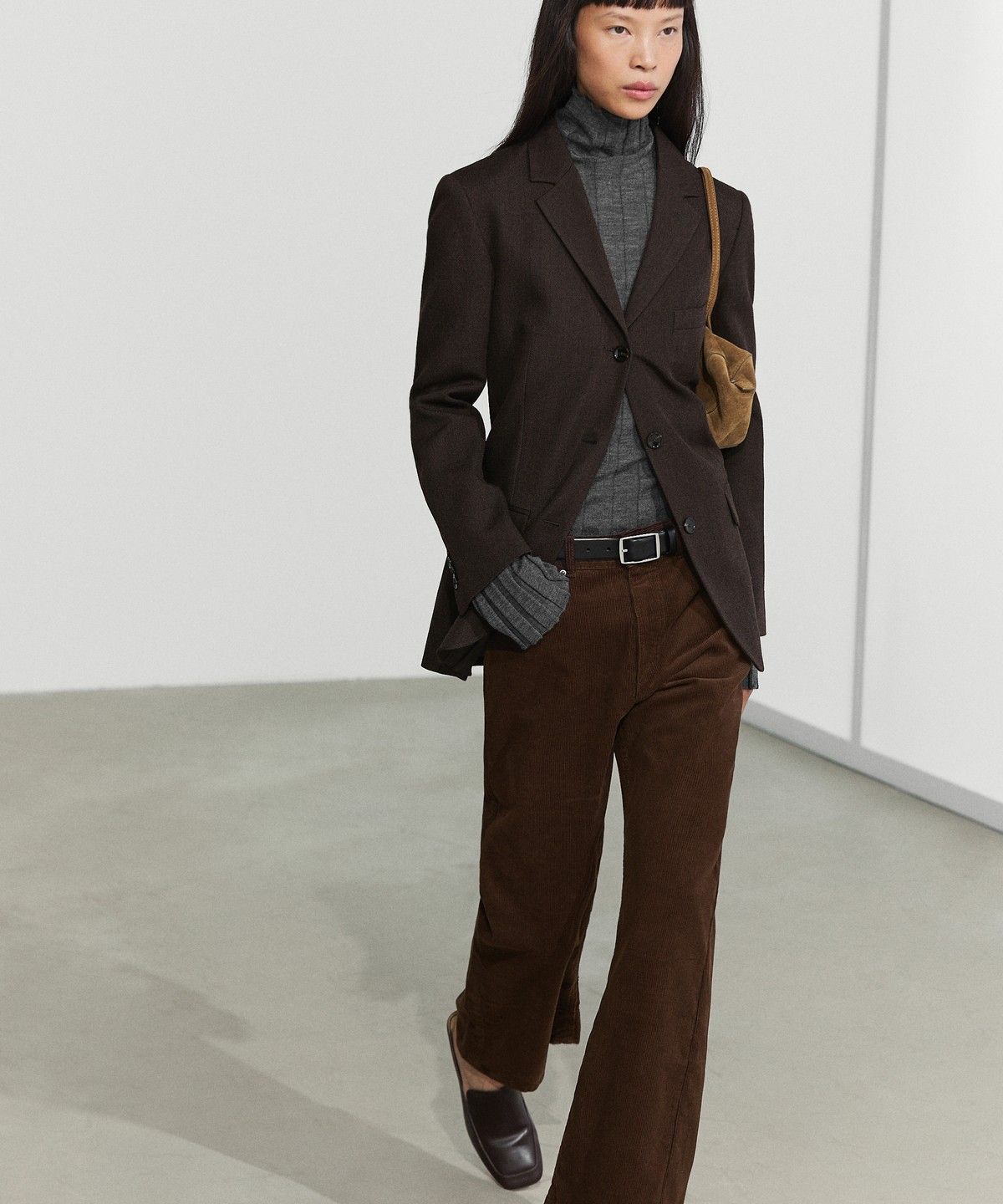 마시모두띠(MASSIMO DUTTI) 플레어 핏 마이크로 코듀로이 팬츠