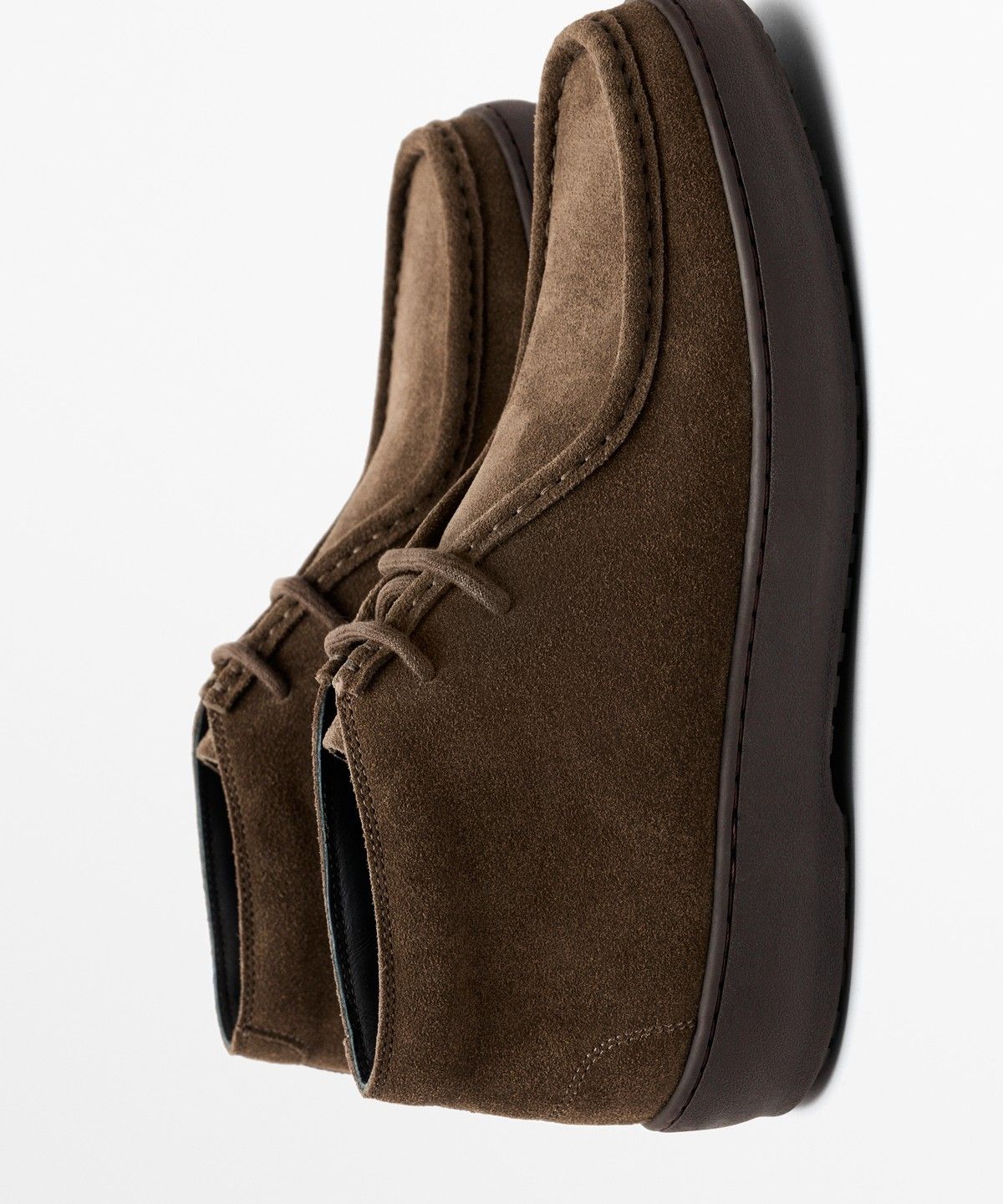 마시모두띠(MASSIMO DUTTI) 스티치 디테일 가죽 스플릿 스웨이드 앵클 부츠