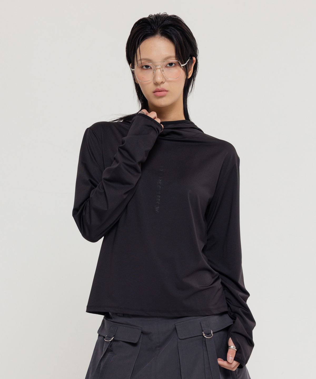 노버(NNVER) 핑거 홀 후드 롱 슬리브 (black)