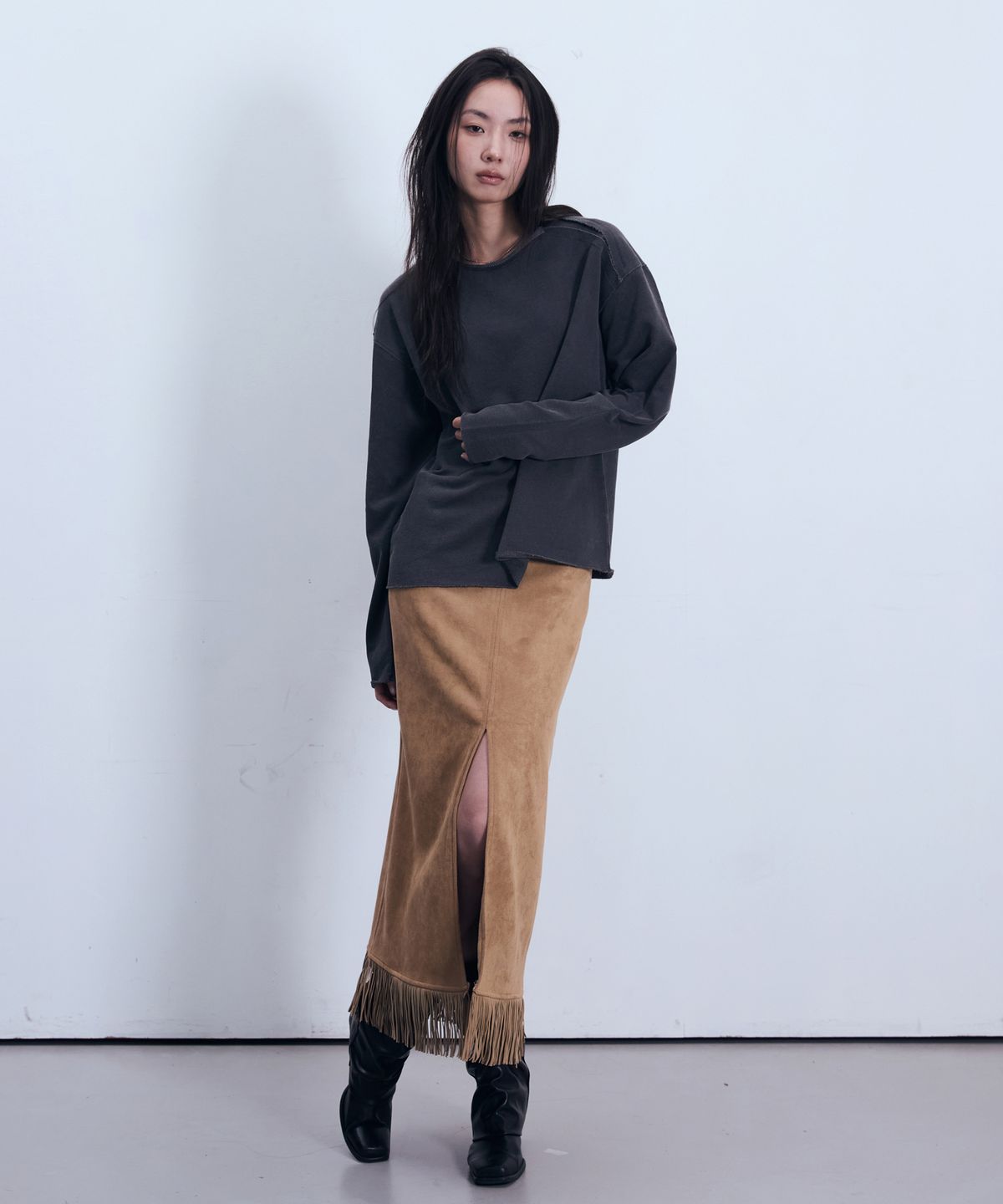 인시에(INSIE) 피그먼트 롤링넥 긴팔 티셔츠 [그레이]