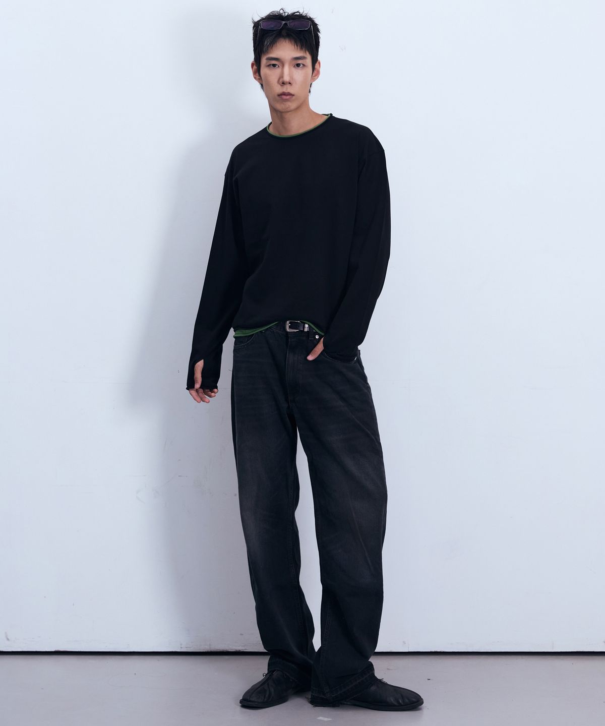 인시에(INSIE) 레이어드 롤 엣지 긴팔 티셔츠 [블랙/그린]