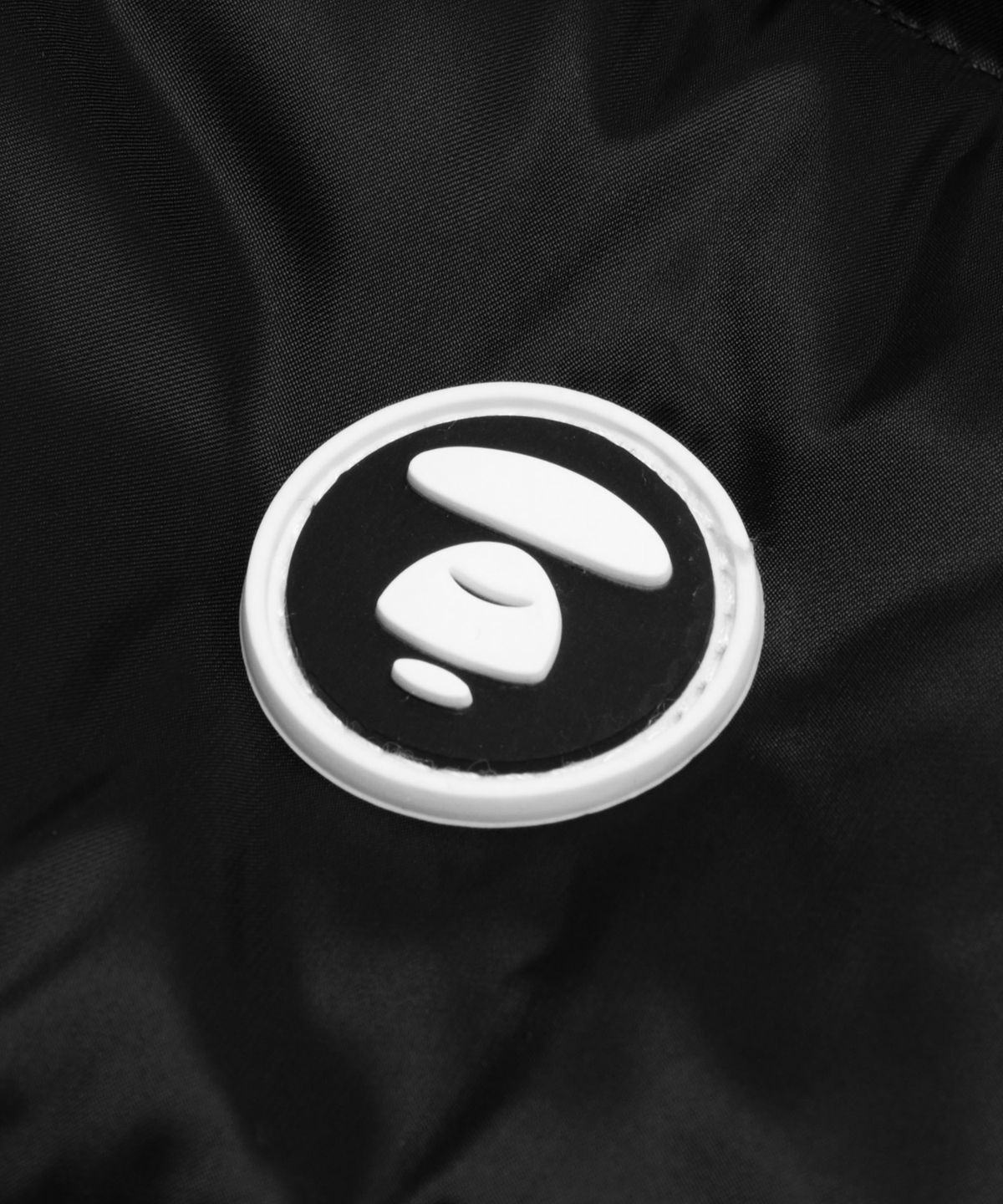 에이프(AAPE) AAPENOW Moonface 다운 베스트 블랙 / AAPDNM7784XXRBKX