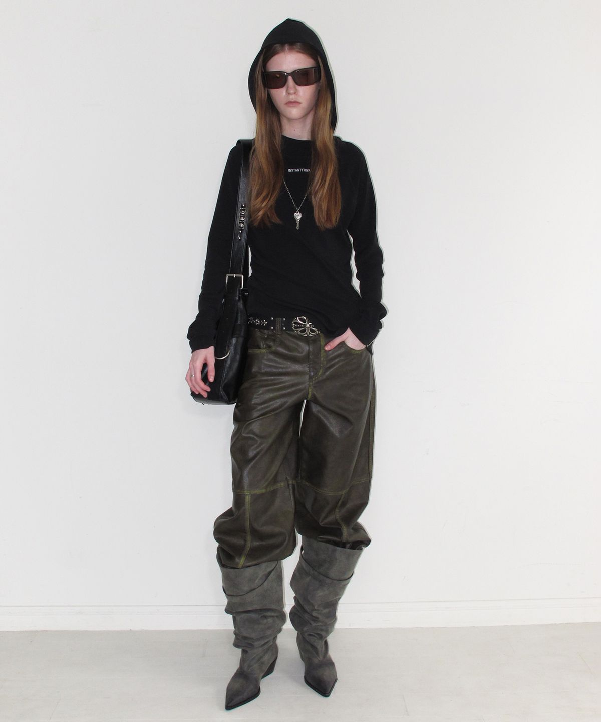 인스턴트펑크(INSTANTFUNK) DIAGONAL ZIPPER HOOD TEE - BLACK