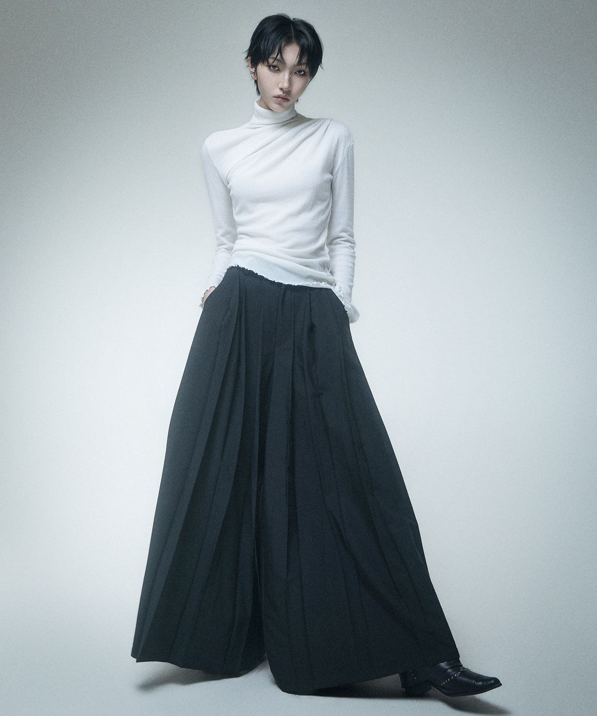 레큘리(RECULER) Wide pleated Skirt pants Black