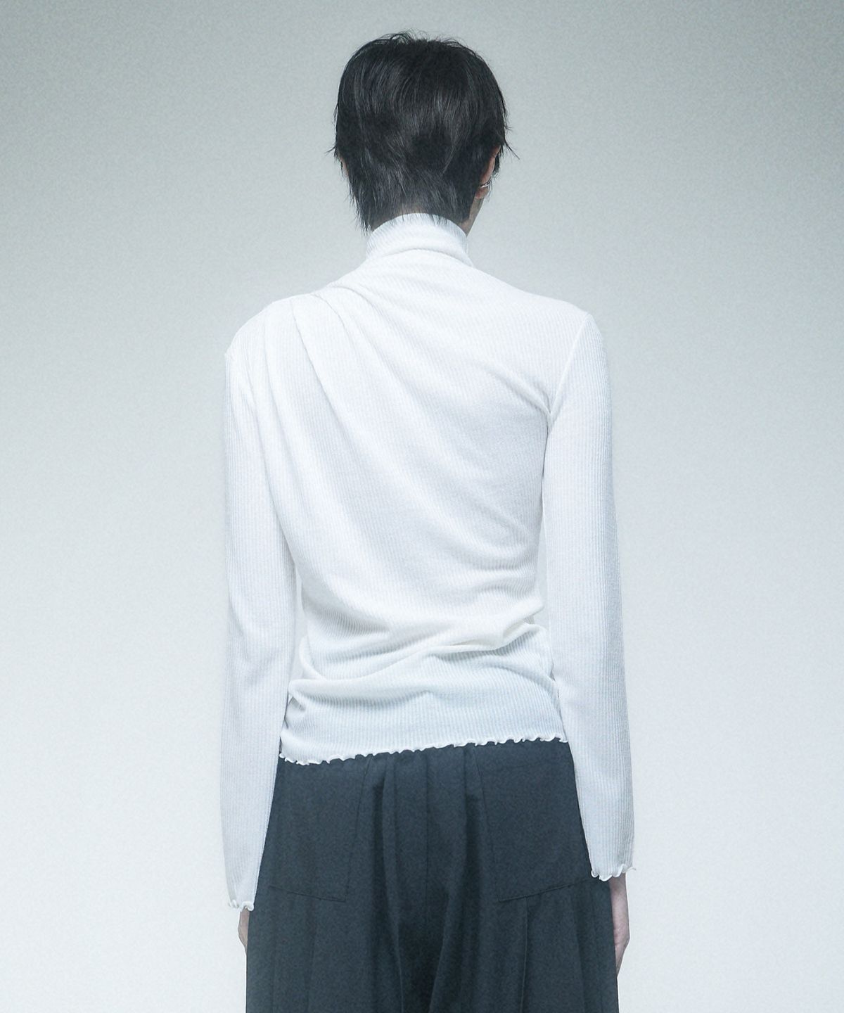 레큘리(RECULER) Cowl draped T-shirt Ivory