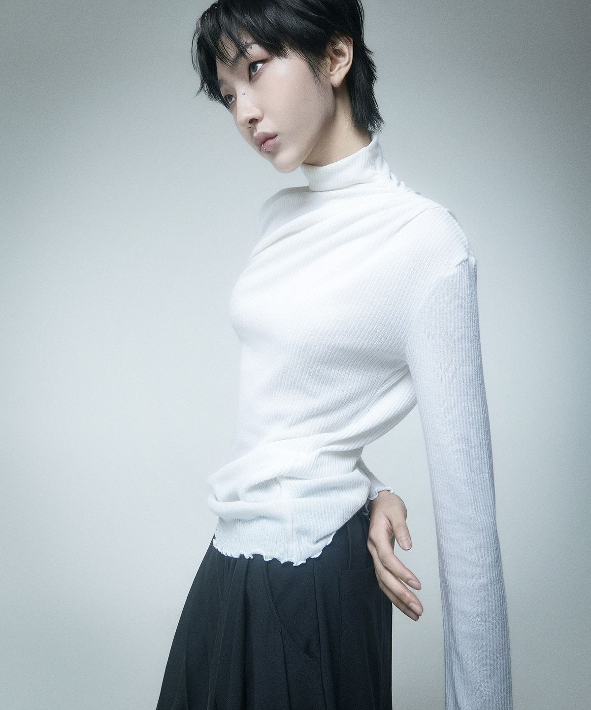 레큘리(RECULER) Cowl draped T-shirt Ivory