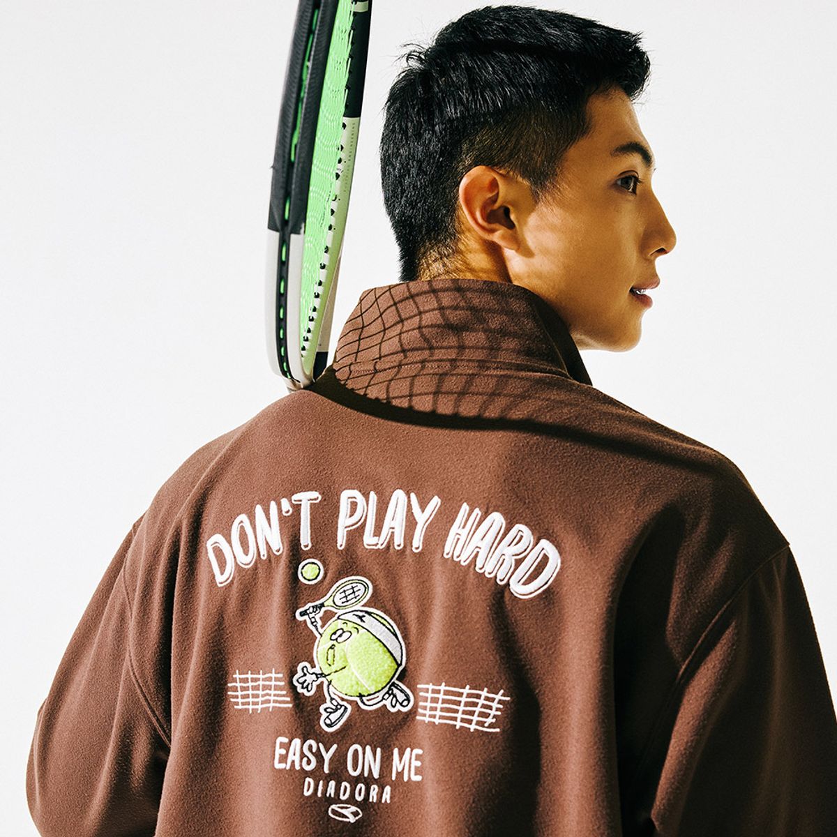디아도라(diadora) 디도 볼 하프집업 맨투맨 BROWN