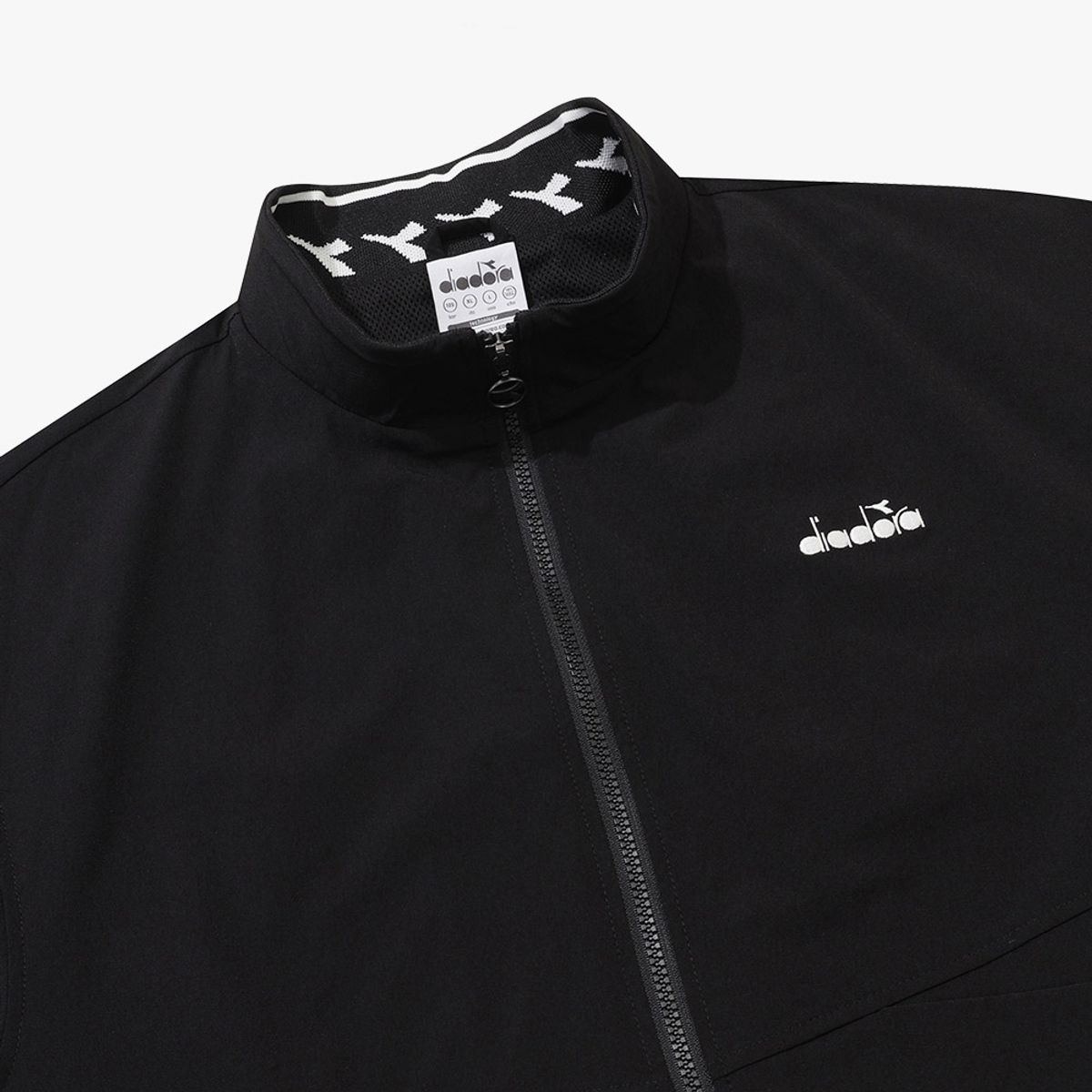 디아도라(diadora) 테니스타 자켓 BLACK