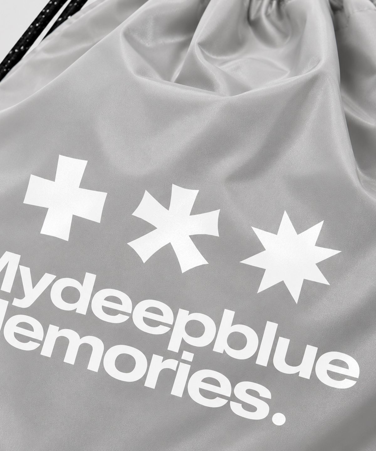 마이딥블루메모리즈(MY DEEP BLUE MEMORIES) MM LOGO GYM SACK (GREY)