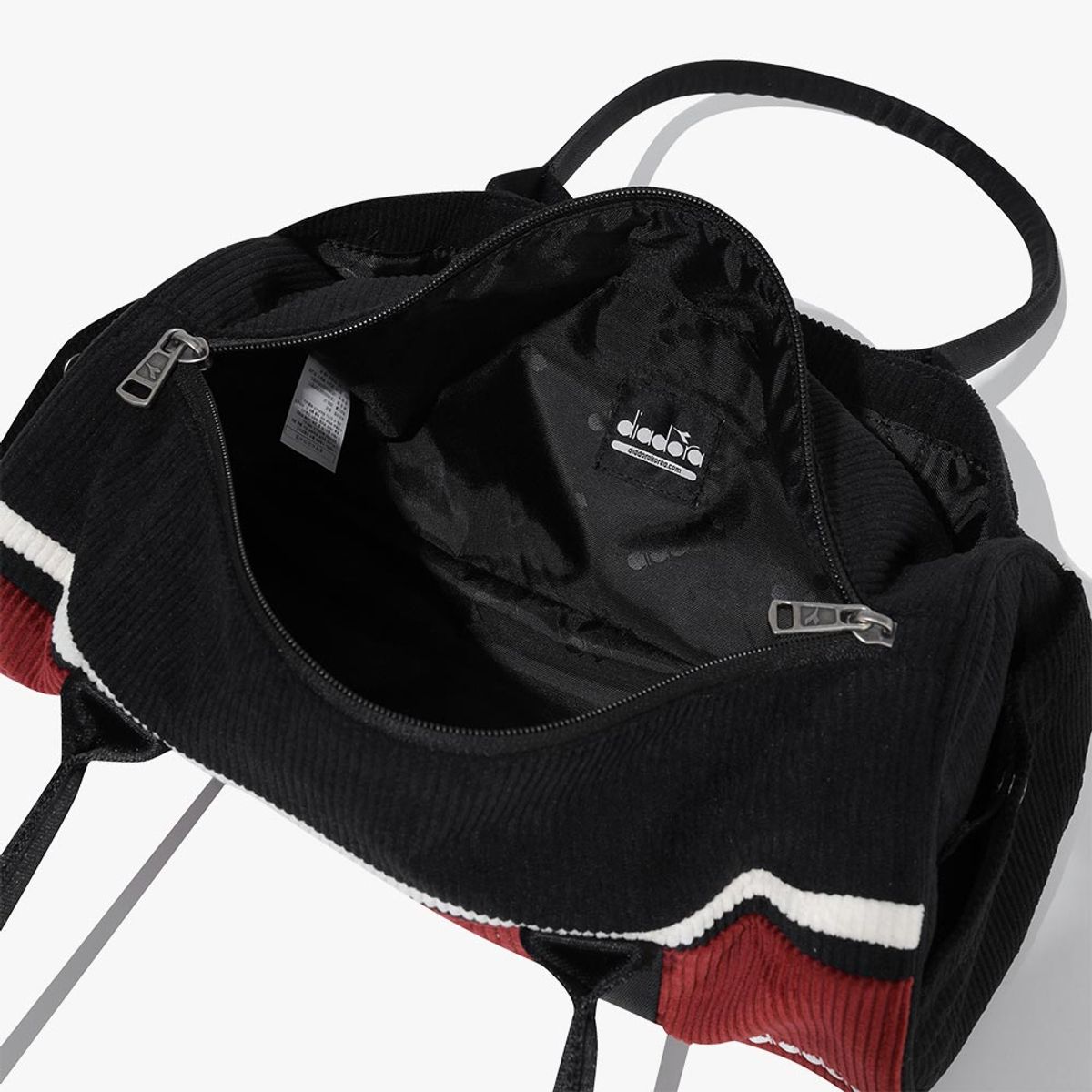 디아도라(diadora) 코듀로이 숄더백 BLACK