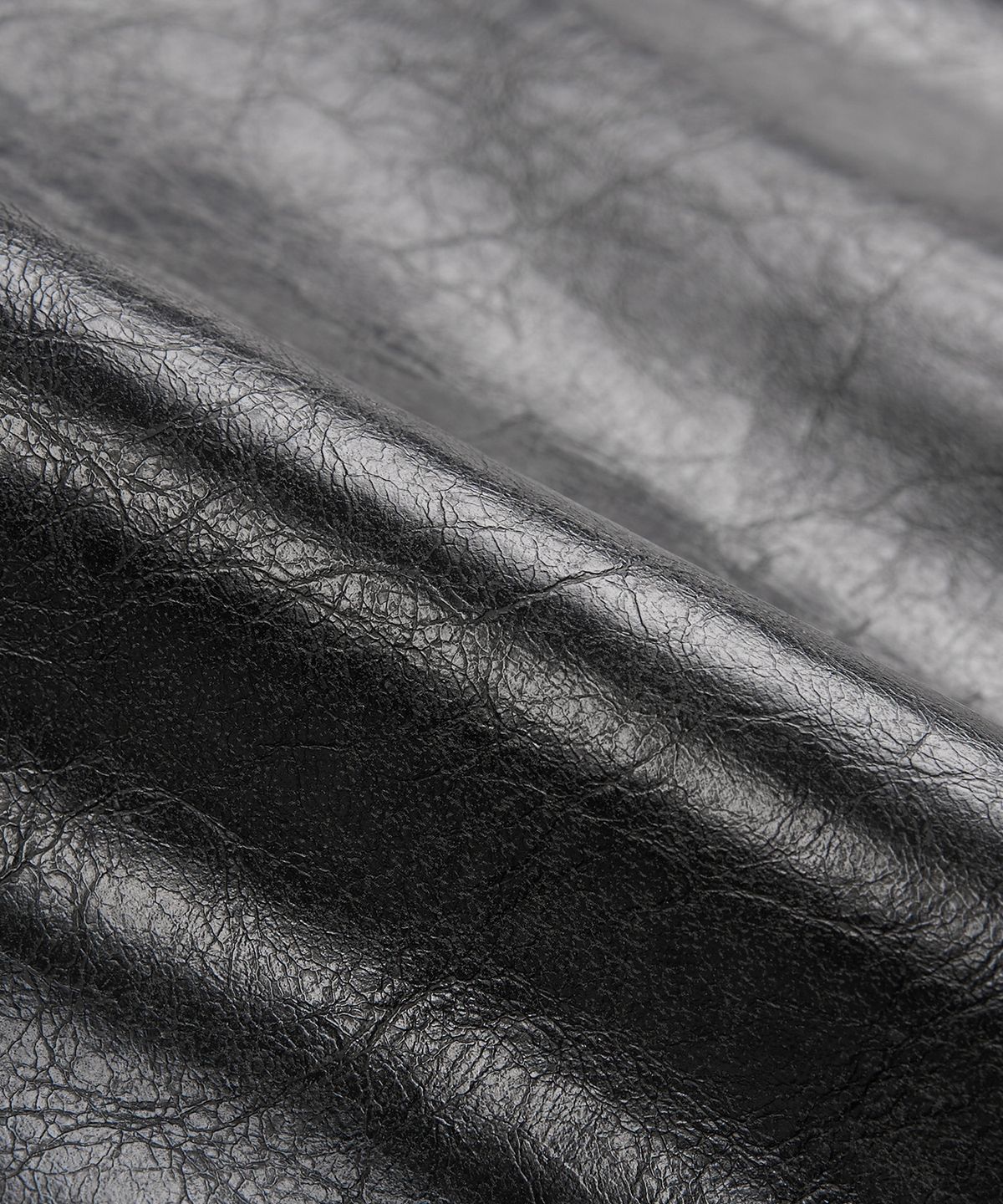 지제뮤지엄(ZIZEMUSEUM) CRACKED LEATHER BOMBER JACKET (GRAY)