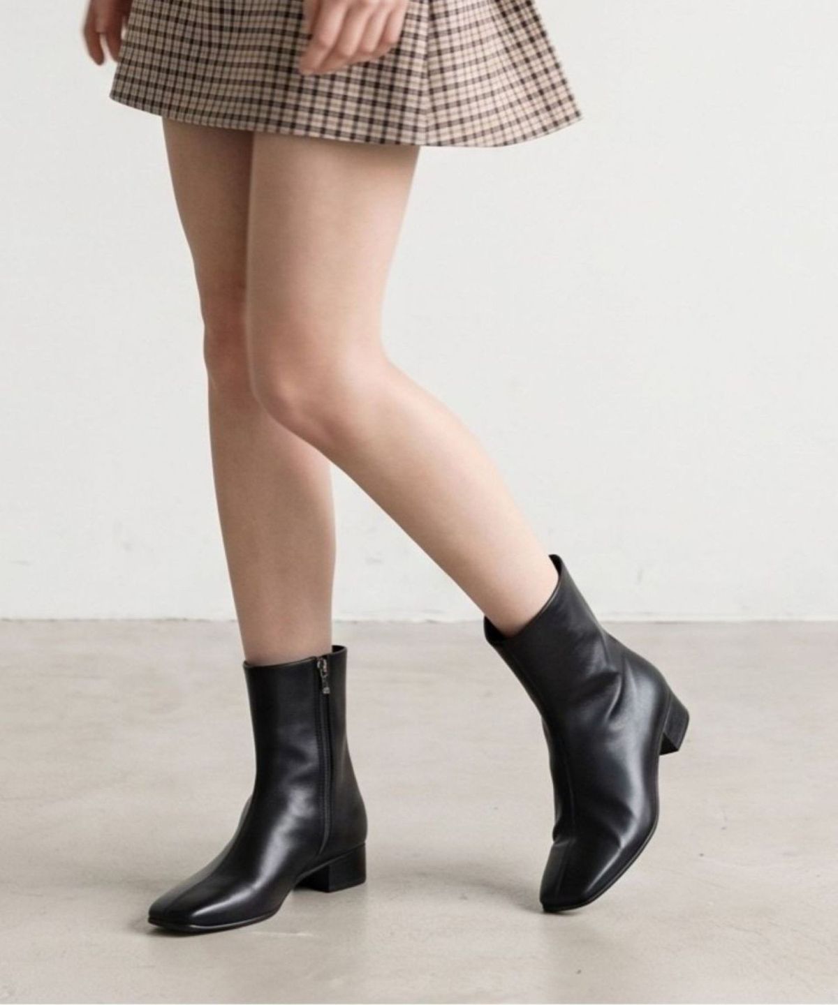 모이지(MOIJI) EO2660 LUNE Square Ankle Boot(2color)