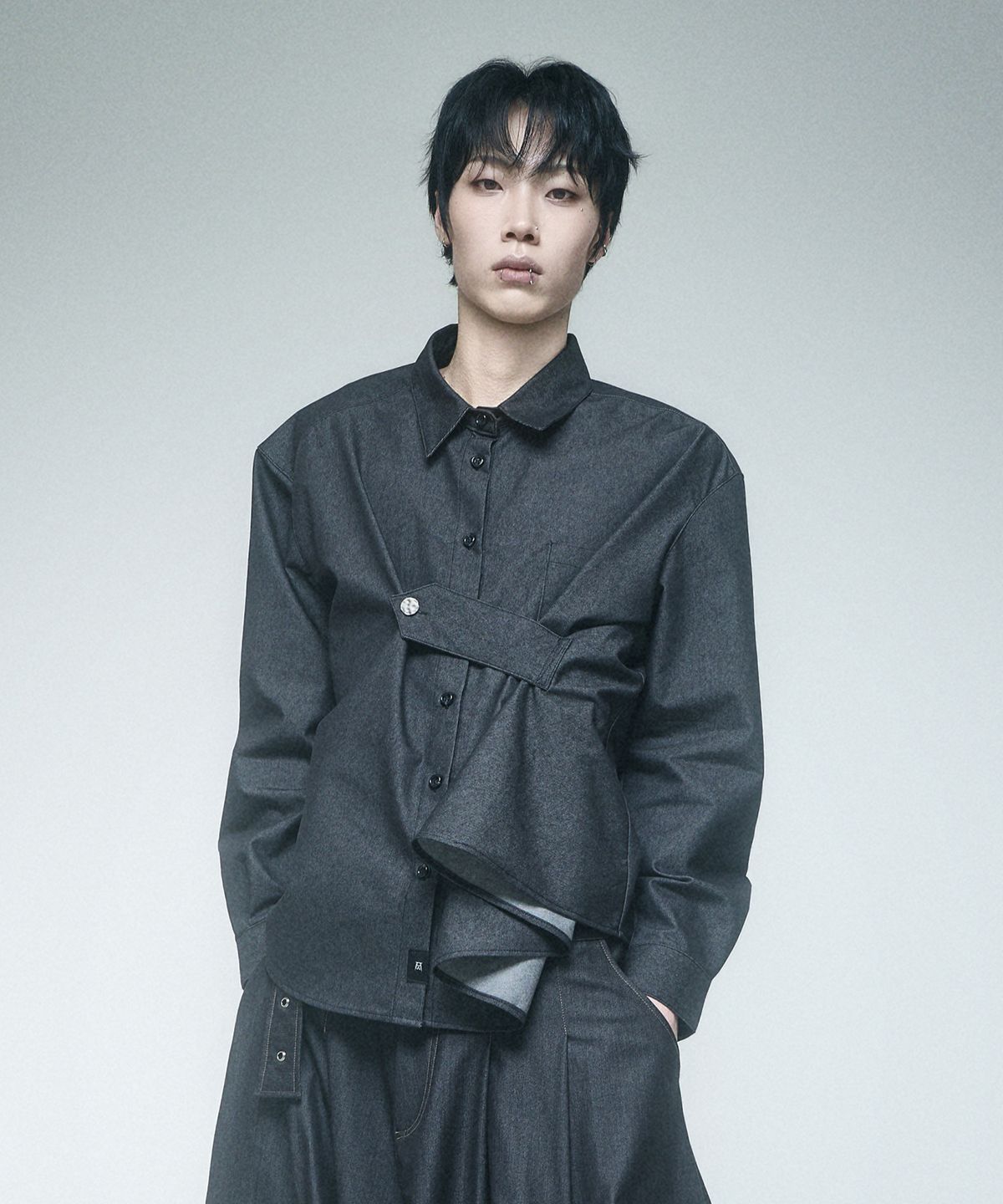 레큘리(RECULER) Draping Basic Shirts  Like denim  Black