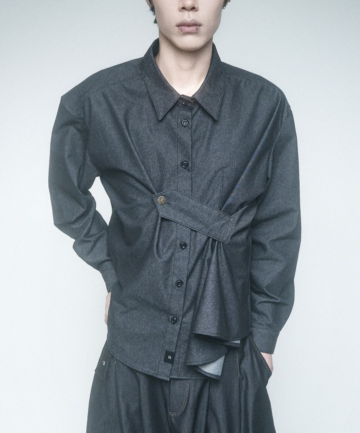 레큘리(RECULER) Draping Basic Shirts  Like denim  Black