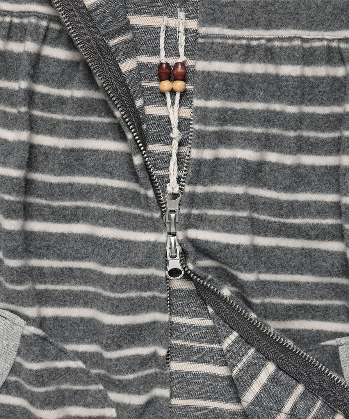 카비시(CAVISH) SOFT STRIPED SHIRRING ZIP UP HOODIE GREY(CV2GFFM483A)