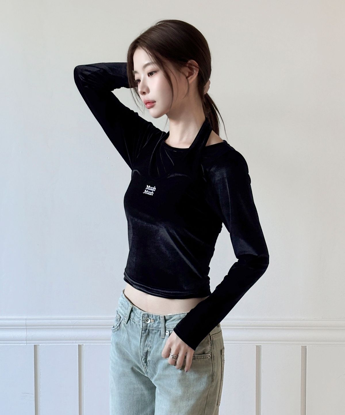 무아무아(MUAHMUAH) [SET] 벨벳 홀터넥 레이어드 긴팔티 [블랙]