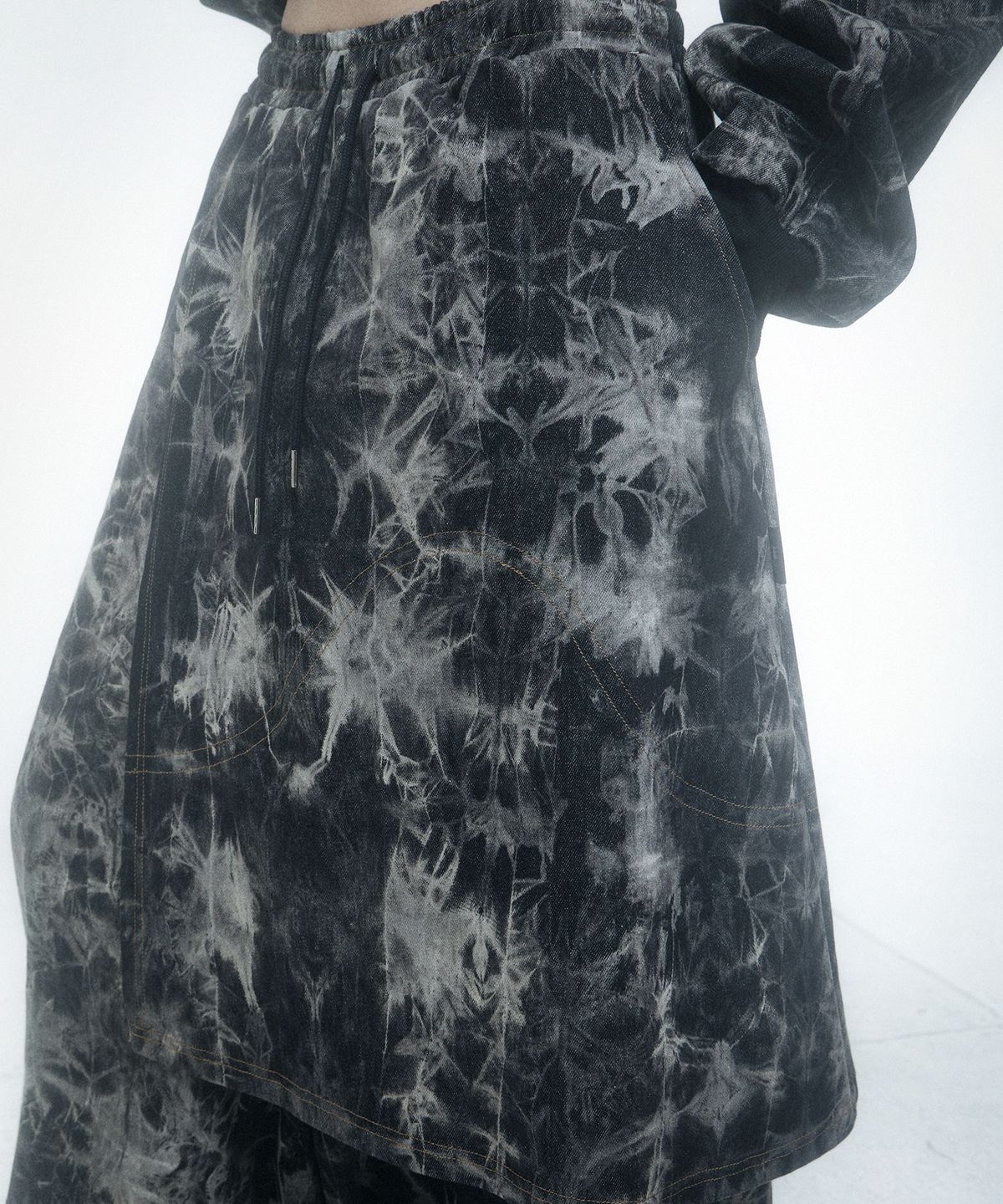 레큘리(RECULER) Pipe dyeing Denim Skirt pants Black