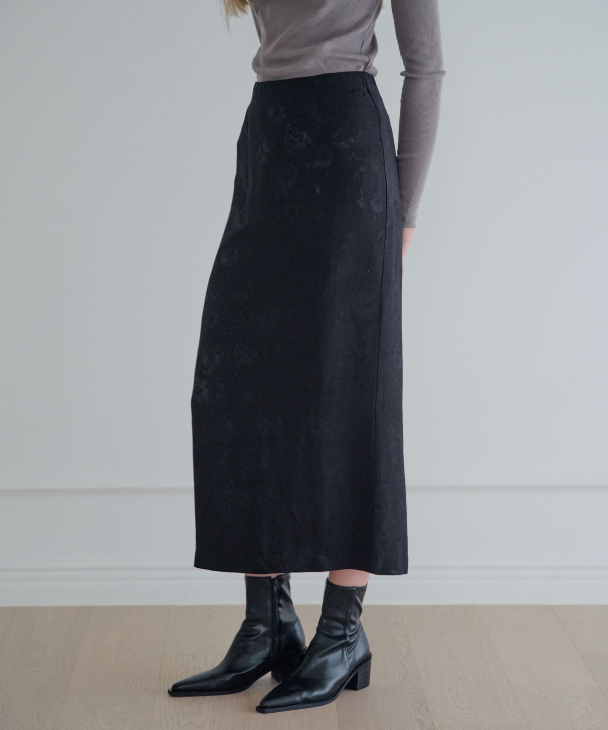 그라스플랜(GRASPLAN) Floral Jacquard Satin Long Skirt_Black