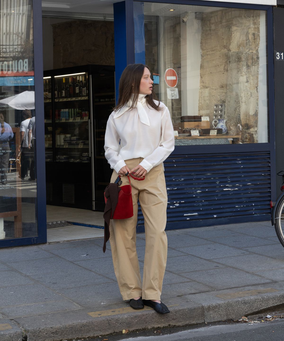가더(GARDER) Lune tie blouse (Ivory)