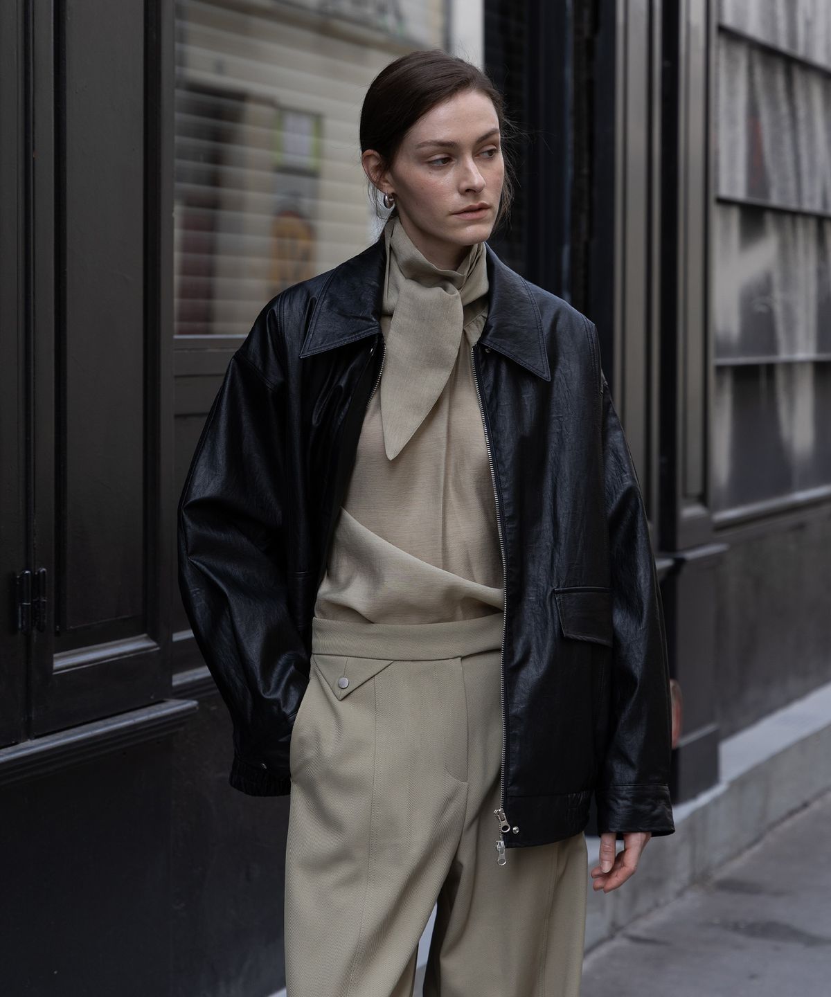 가더(GARDER) Lune tie blouse (Khaki)