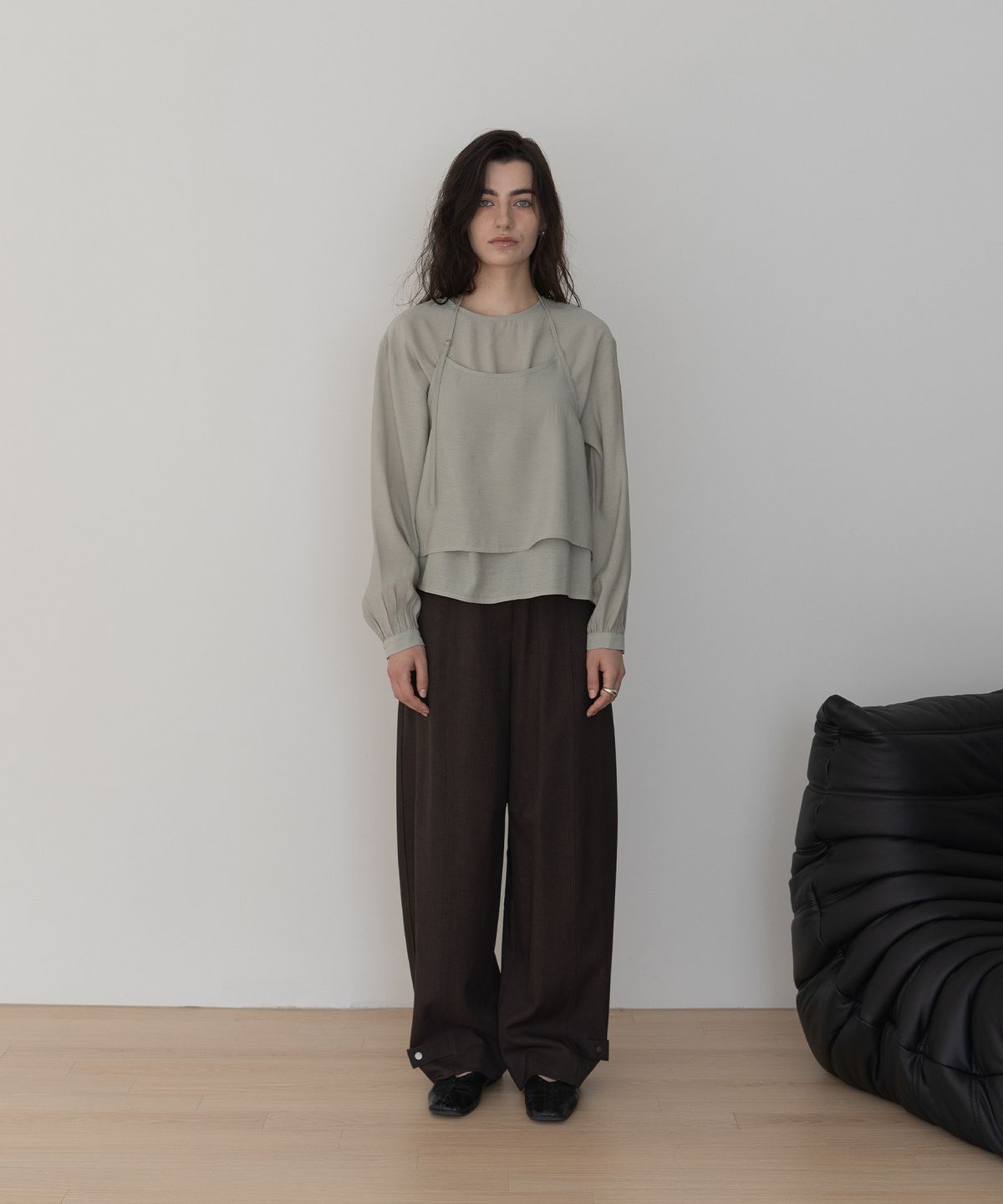 가더(GARDER) Layered Halter Blouse (Light Khaki)