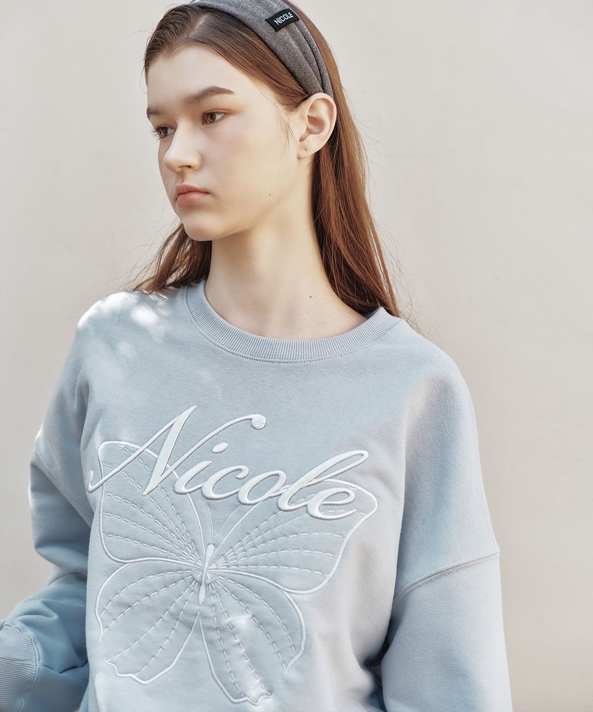 닉앤니콜(NICK&NICOLE) NICOLE BUTTERFLY SWEATSHIRT_SORA