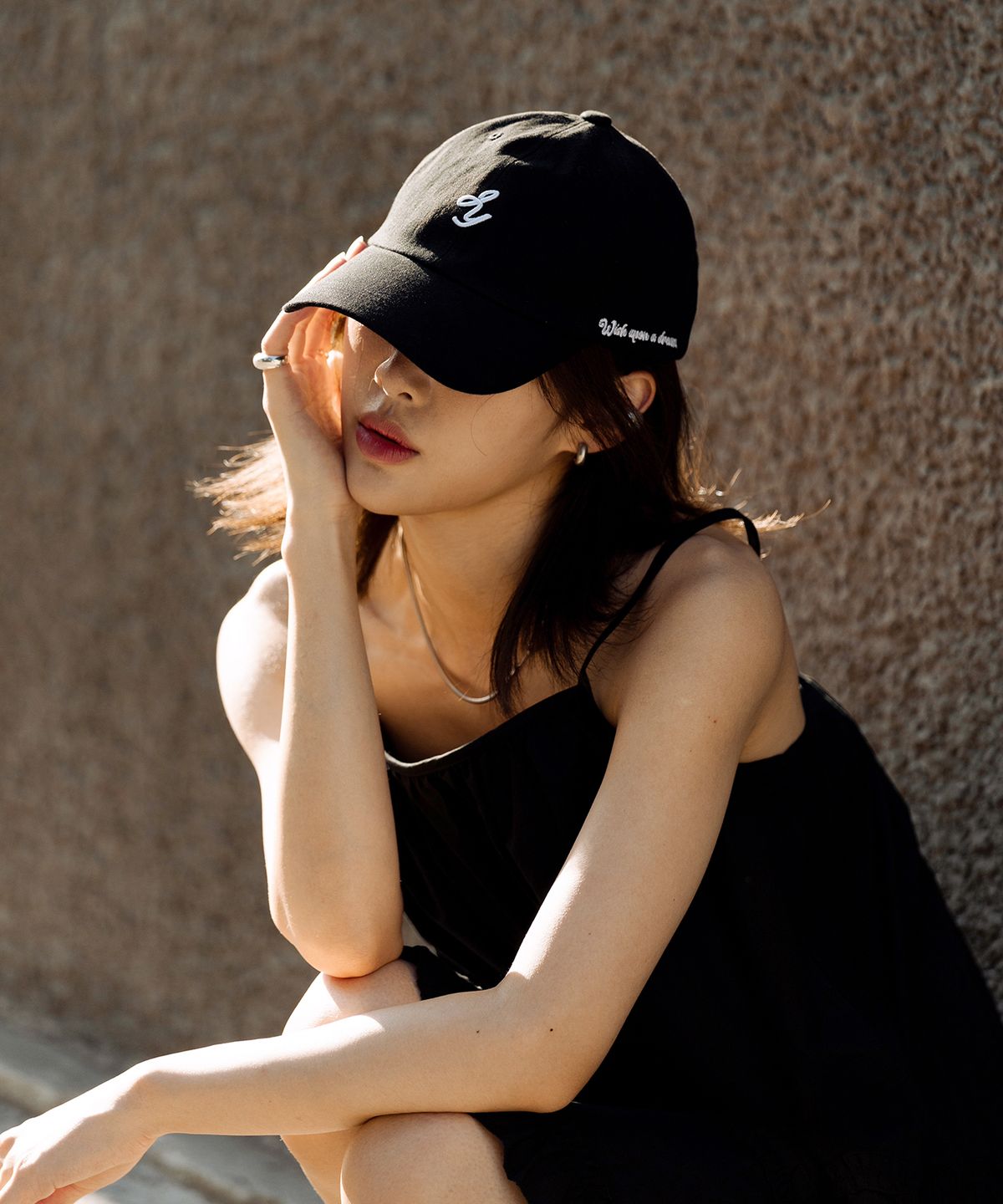지니영(JEENYYOUNG) JNY 스몰로고 코튼 볼캡 오버핏 남녀공용 데일리 캡모자 블랙 ver01