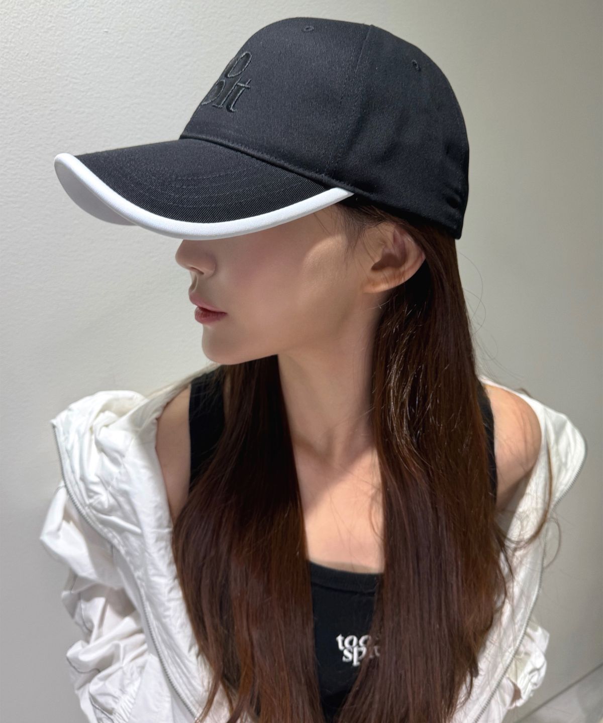 투에스핏(TOOSPIT) TONAL LOGO BALL CAP-BLACK