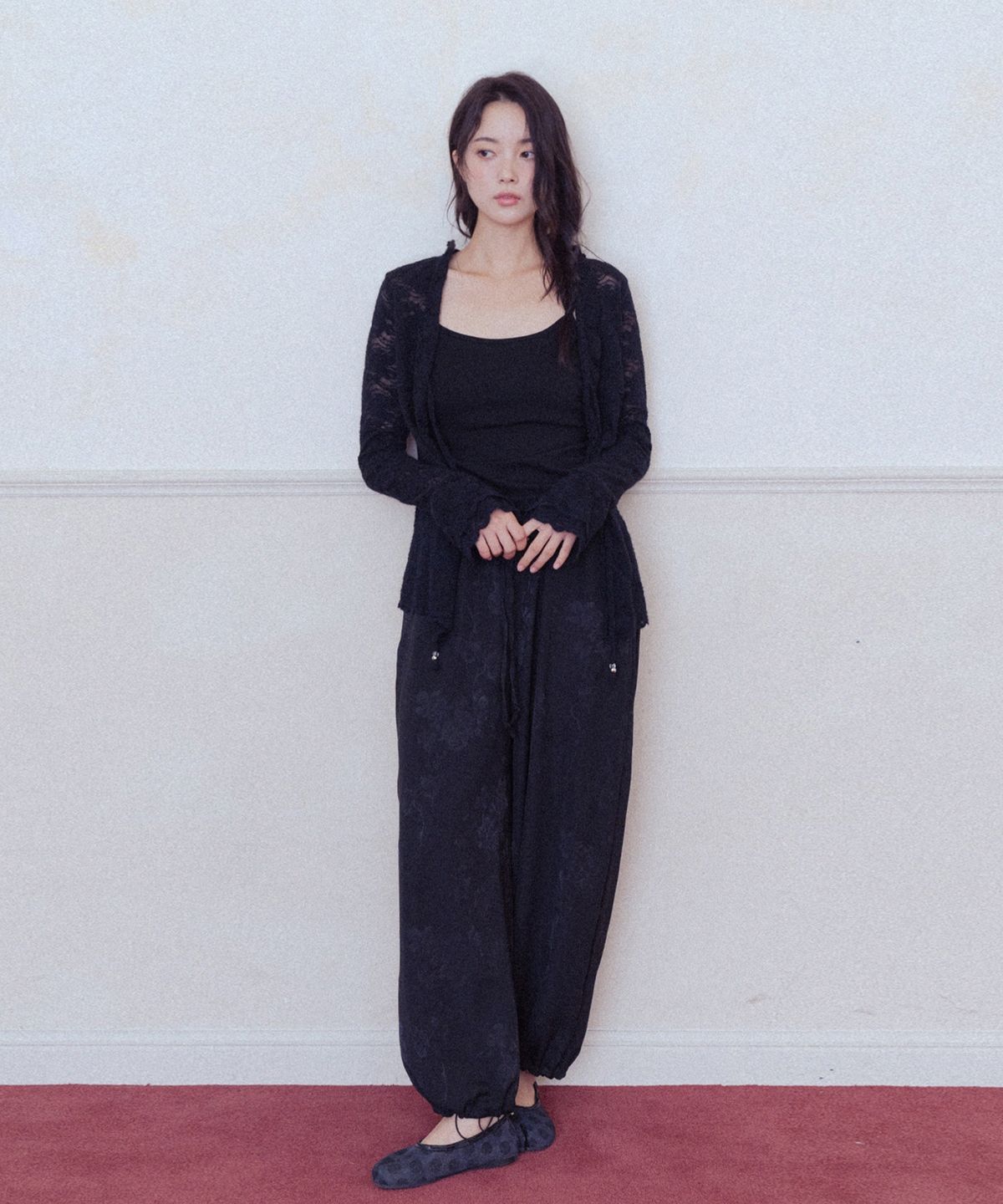 모로아(MOROA) Peach Lace Cardigan-Black