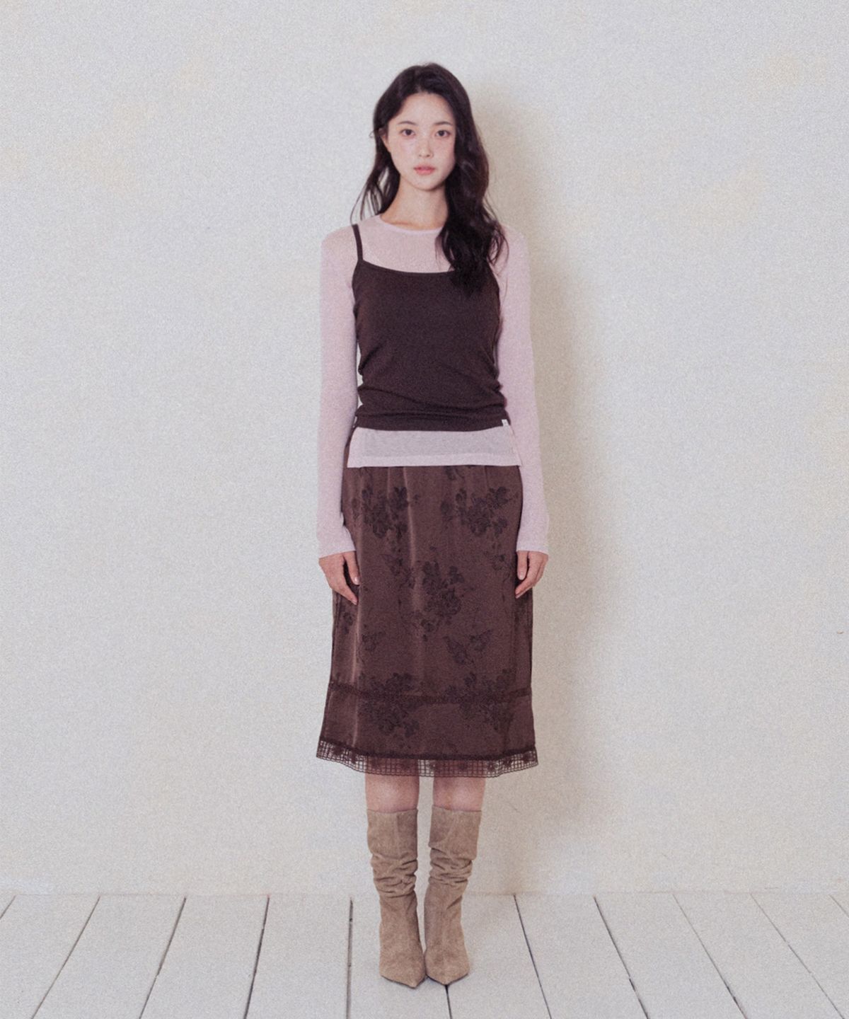 모로아(MOROA) Silky Midi Skirt-Brown