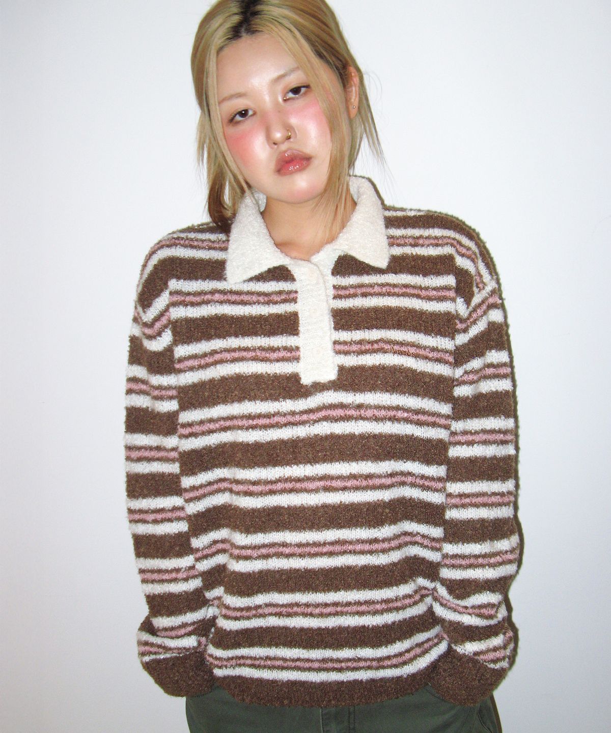 아메스 월드와이드(AMES-WORLDWIDE) BUTTON COLLAR STRIPE KNIT BROWN
