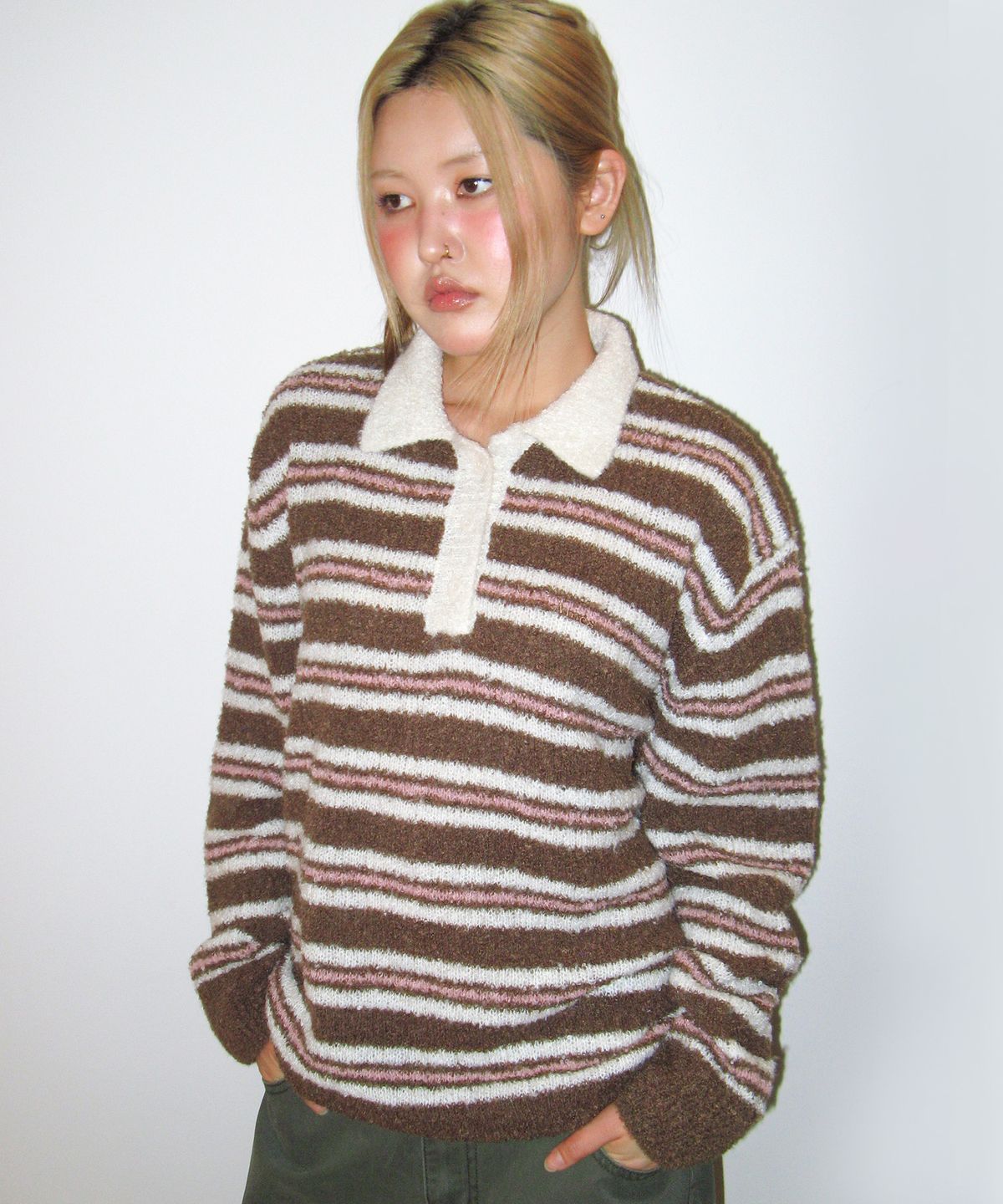 아메스 월드와이드(AMES-WORLDWIDE) BUTTON COLLAR STRIPE KNIT BROWN