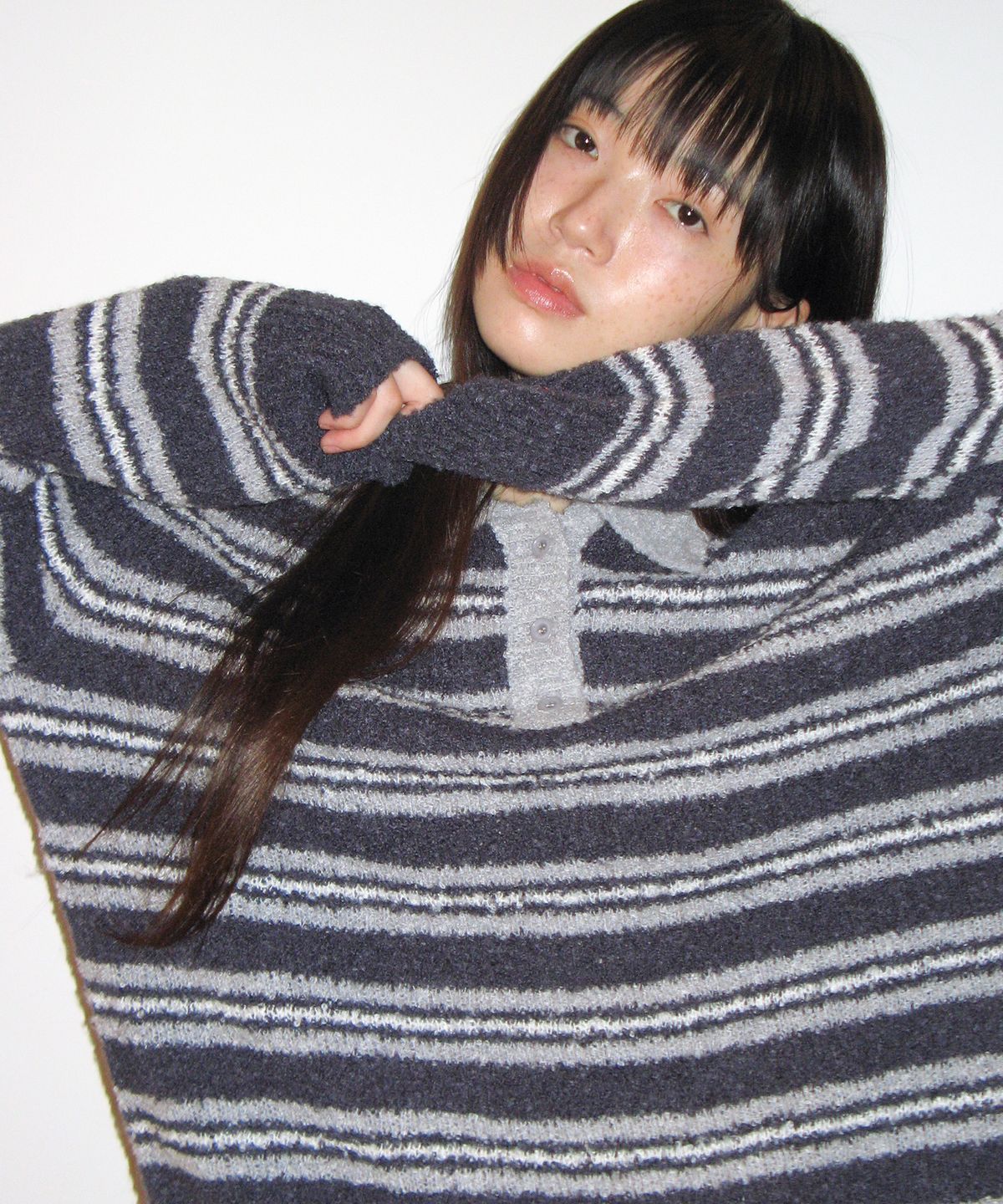 아메스 월드와이드(AMES-WORLDWIDE) BUTTON COLLAR STRIPE KNIT NAVY