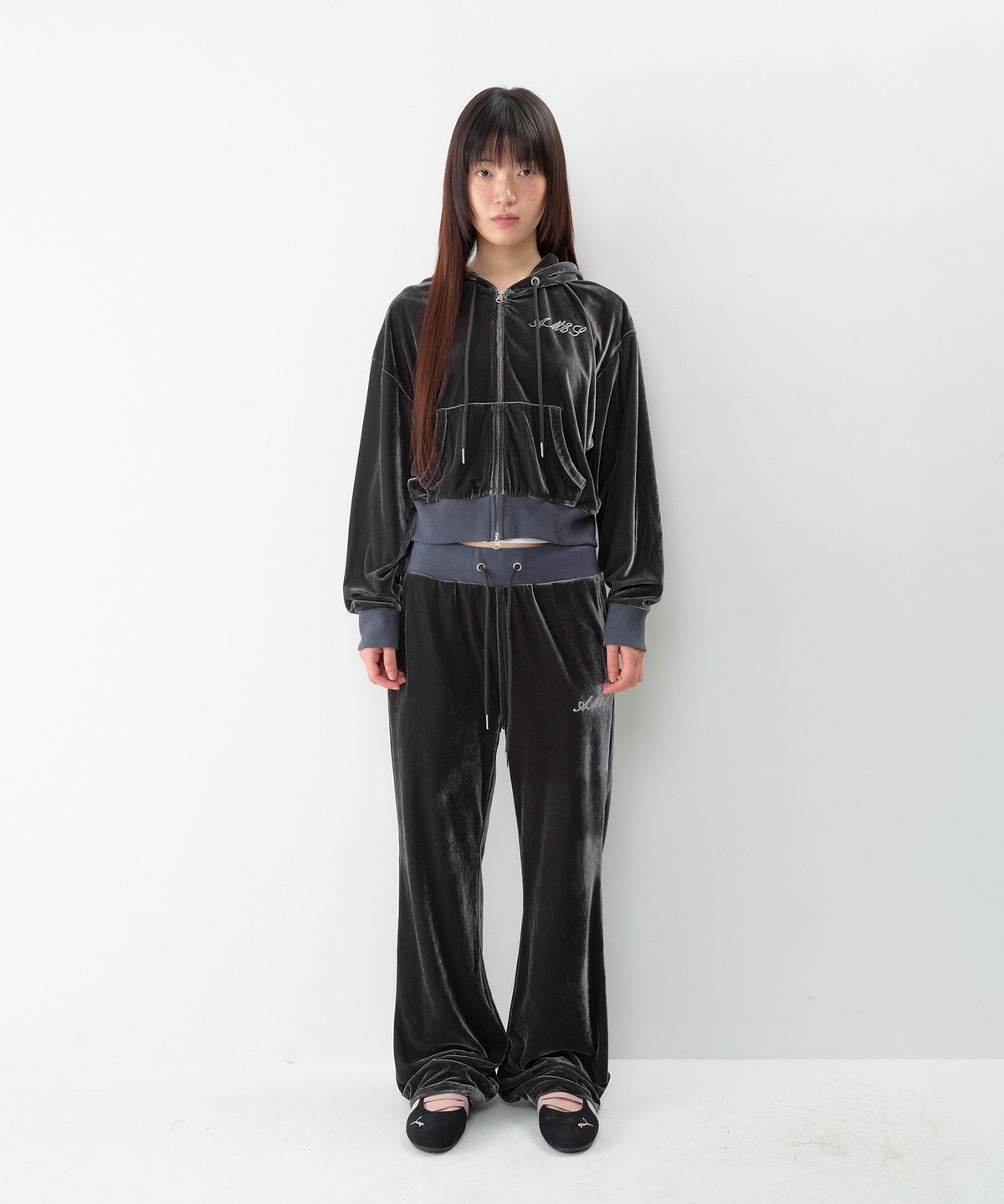 아메스 월드와이드(AMES-WORLDWIDE) HOTFIX VELOUR PANTS CHARCOAL