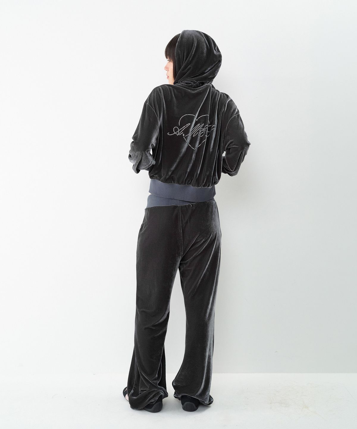 아메스 월드와이드(AMES-WORLDWIDE) HOTFIX VELOUR PANTS CHARCOAL