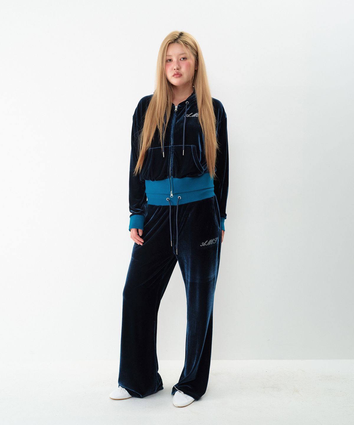 아메스 월드와이드(AMES-WORLDWIDE) HOTFIX VELOUR PANTS BLUE