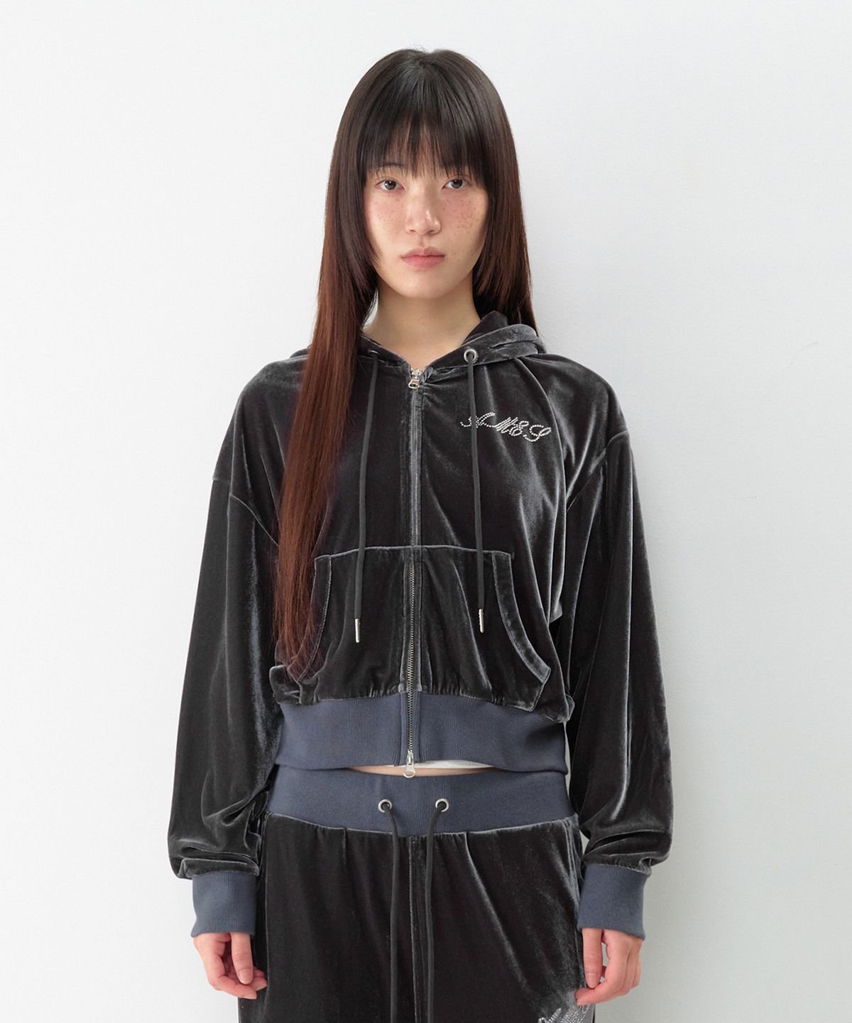 아메스 월드와이드(AMES-WORLDWIDE) HOTFIX VELOUR HOODIE ZIP-UP CHARCOAL