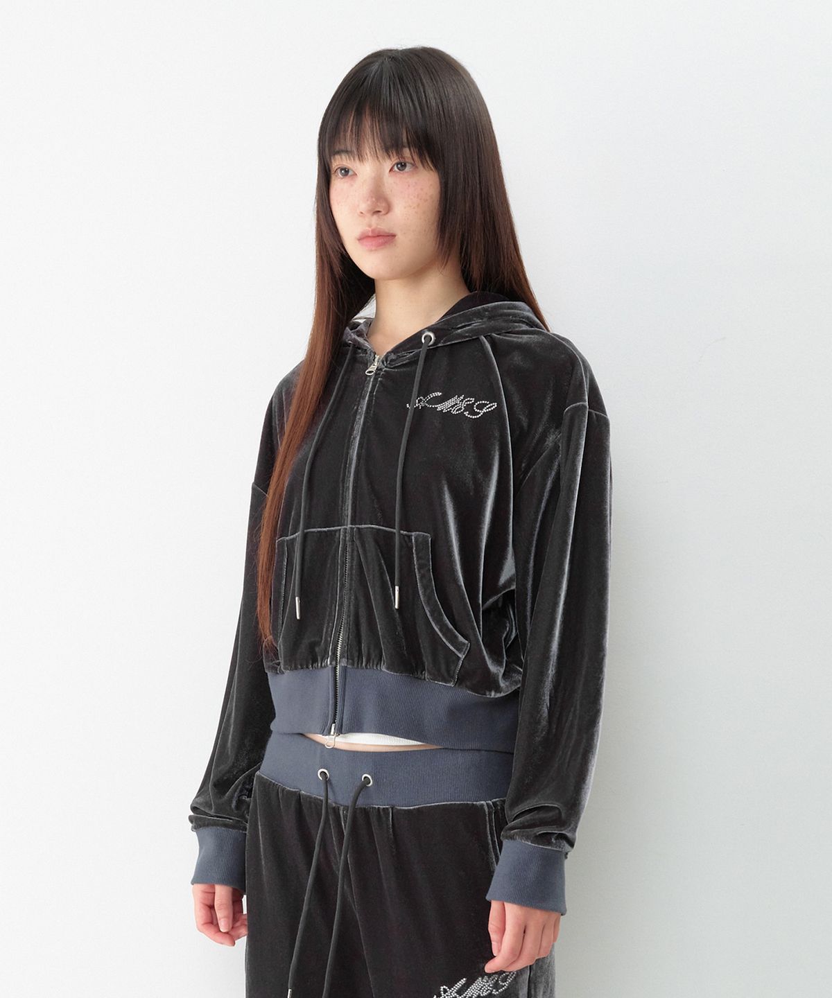 아메스 월드와이드(AMES-WORLDWIDE) HOTFIX VELOUR HOODIE ZIP-UP CHARCOAL