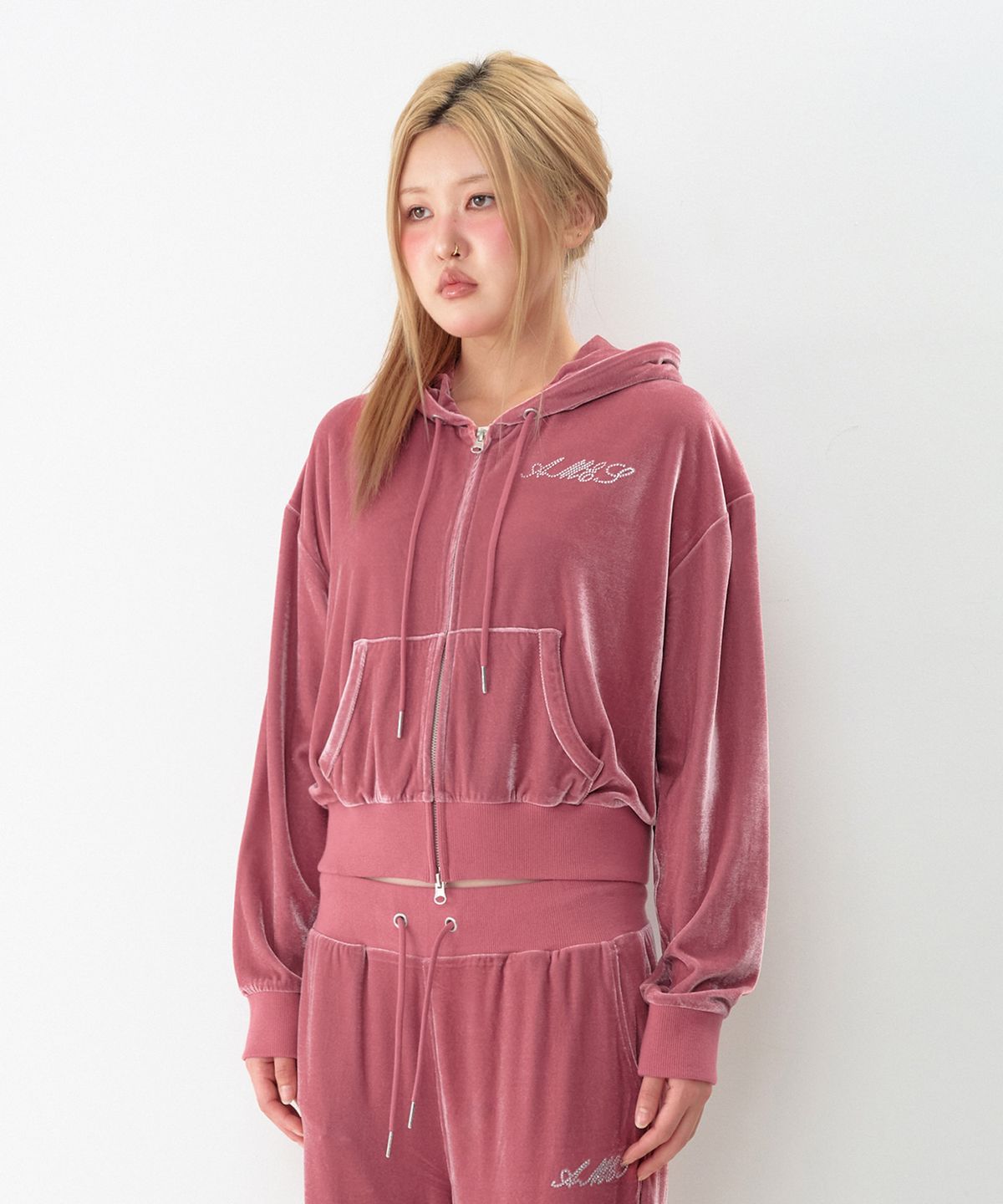 아메스 월드와이드(AMES-WORLDWIDE) HOTFIX VELOUR HOODIE ZIP-UP PINK