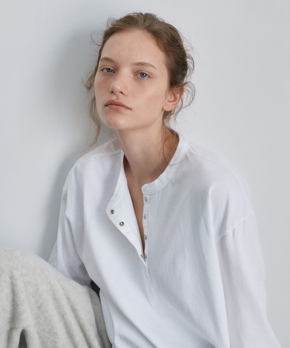 유라고(URAGO) Henley long sleeve t-shirt