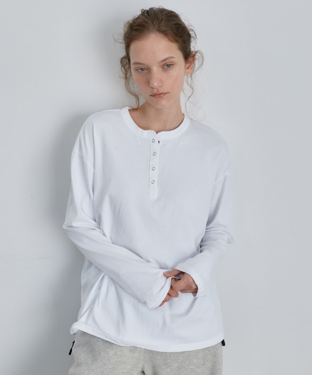 유라고(URAGO) Henley long sleeve t-shirt