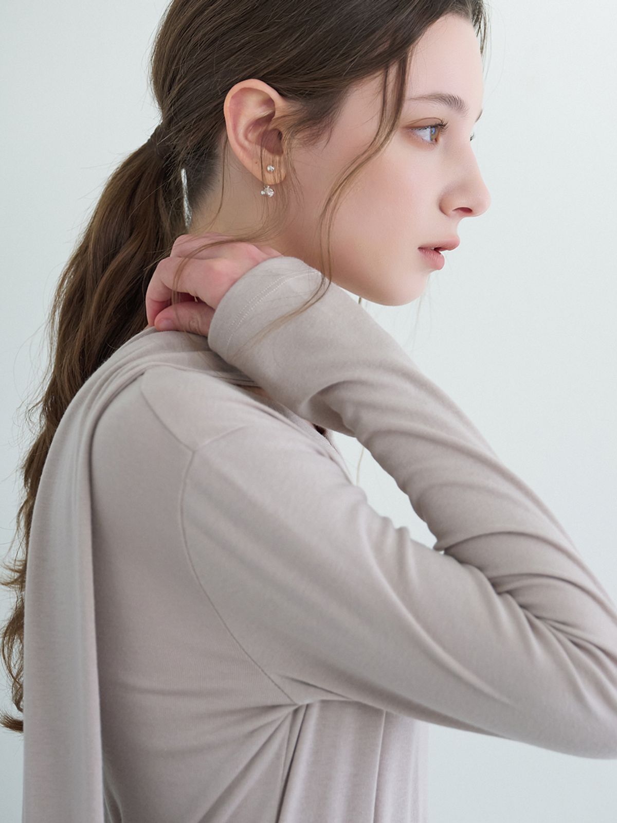 모멧(MOMET) 무니 스카프넥 탑 핑크베이지