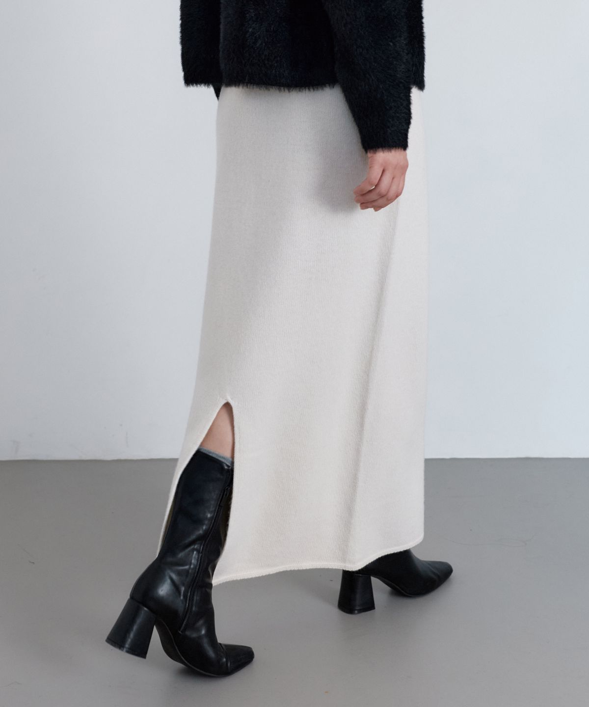 유라고(URAGO) Wholegarment back slit wool skirt