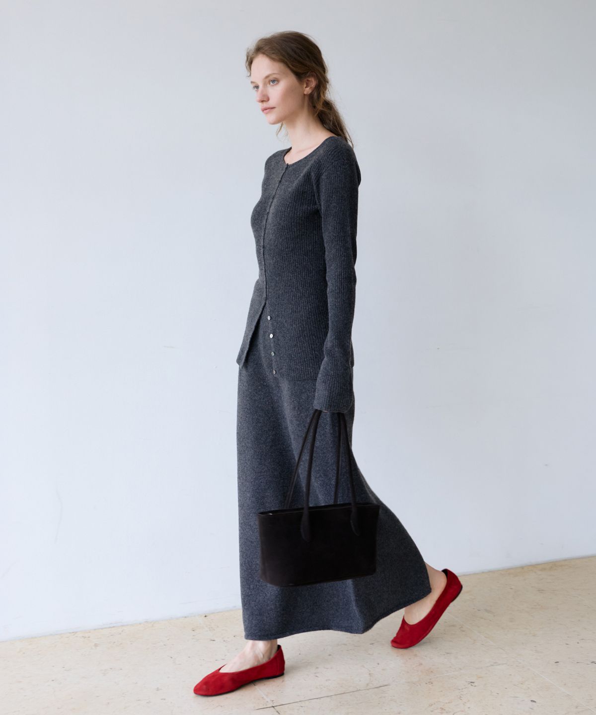 유라고(URAGO) Wholegarment back slit wool skirt