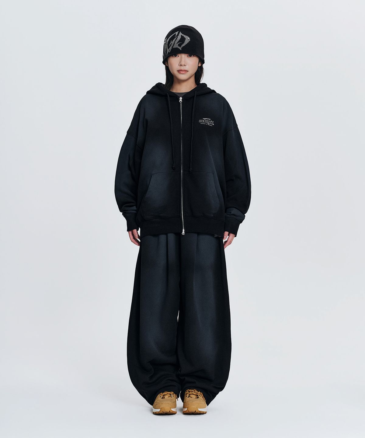 마하그리드(MAHAGRID) [10주년] WASHED 10TH THIRD LOGO BALLOON SWEAT PANTS 2colors