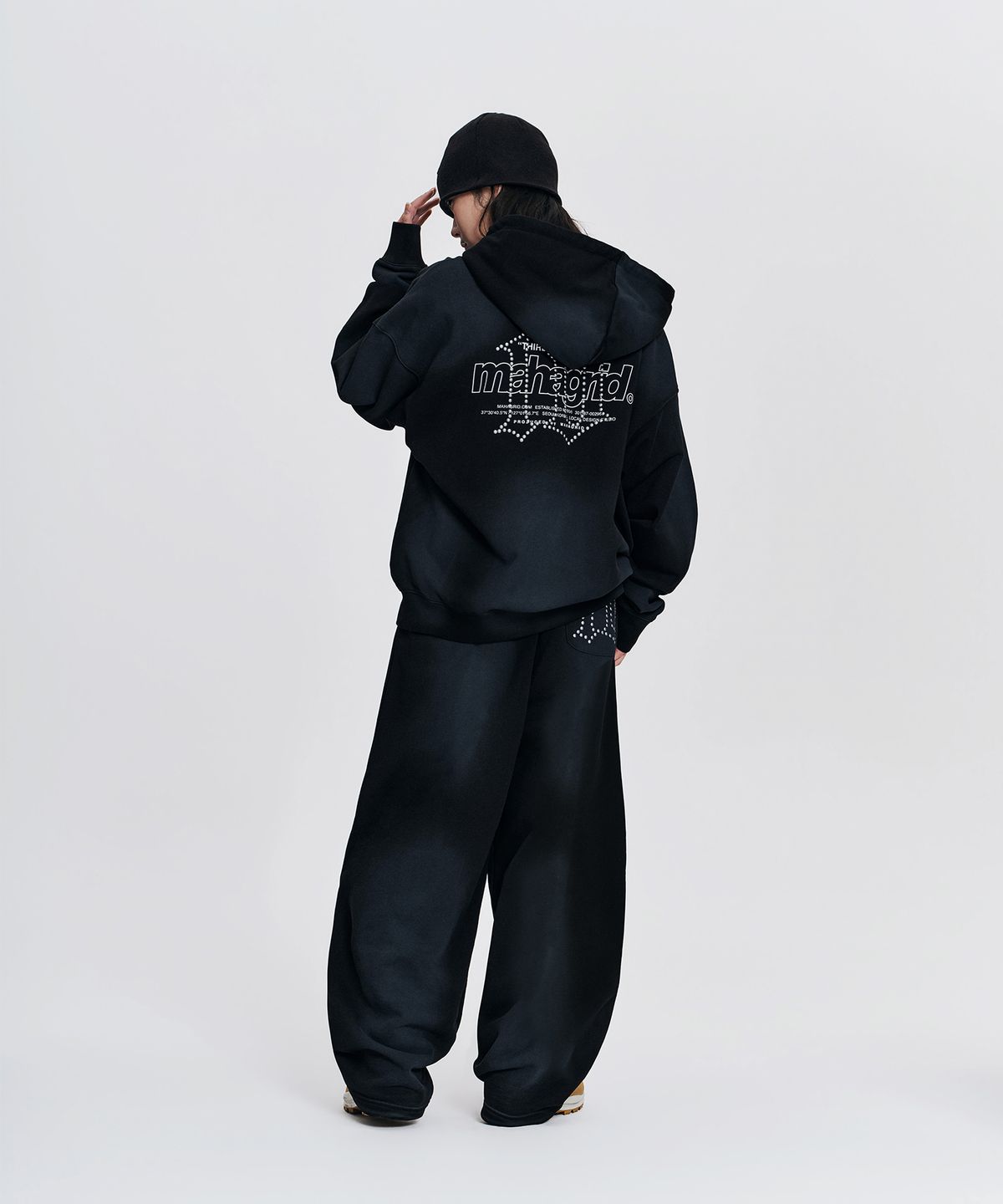 마하그리드(MAHAGRID) [10주년] WASHED 10TH THIRD LOGO BALLOON SWEAT PANTS 2colors