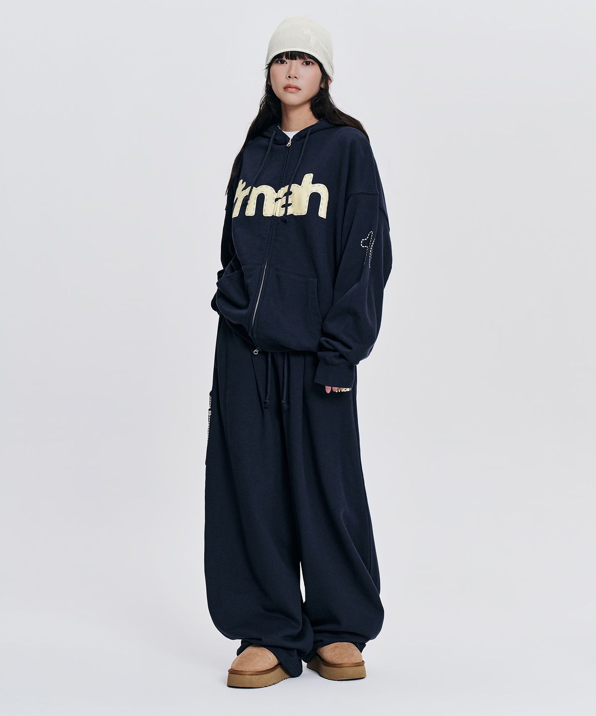 마하그리드(MAHAGRID) [10주년] mah LOGO CHECK ZIP-UP HOODIE[NAVY]