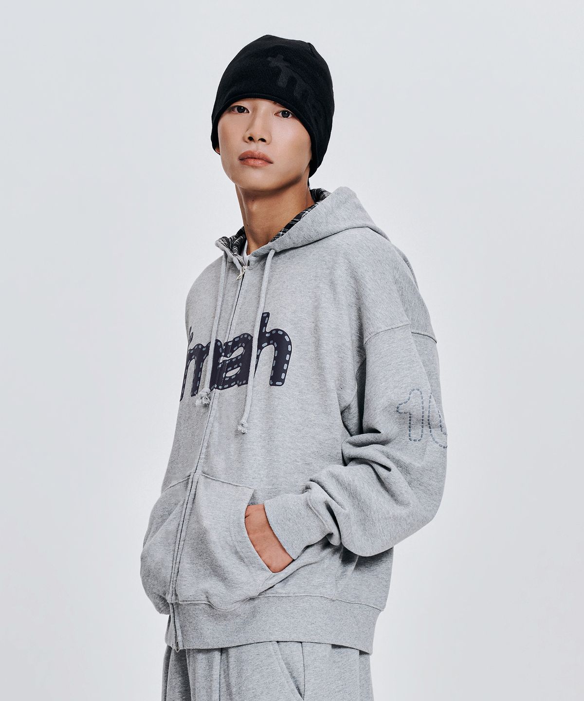 마하그리드(MAHAGRID) [10주년] mah LOGO ROLL BEANIE[BLACK]