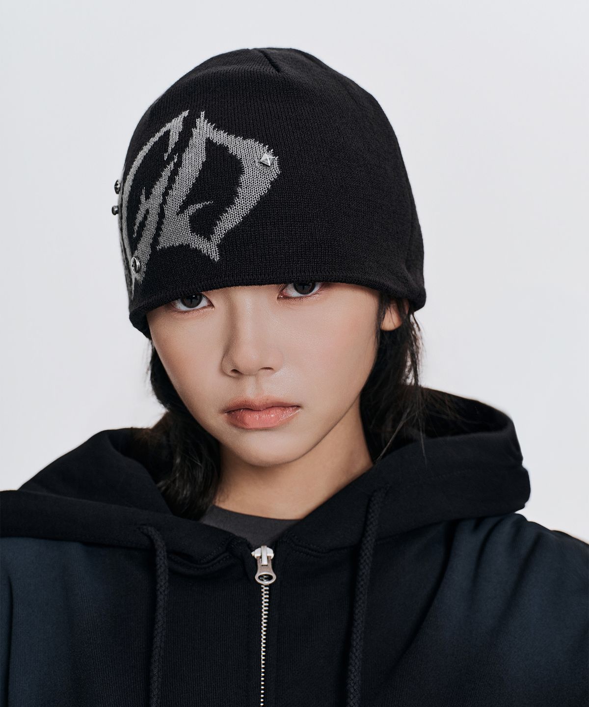 마하그리드(MAHAGRID) [10주년] TRIBAL MGD STUD KNIT BEANIE[BLACK]