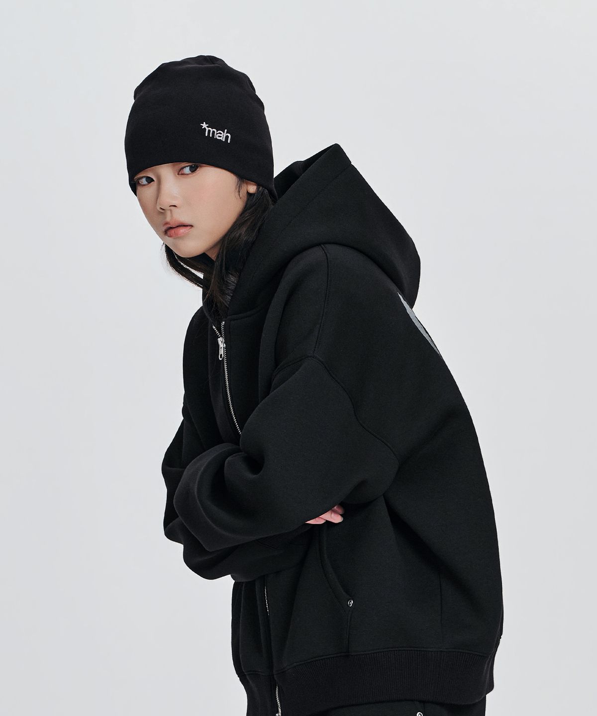 마하그리드(MAHAGRID) [10주년] mah LOGO DRAPE BEANIE[BLACK]